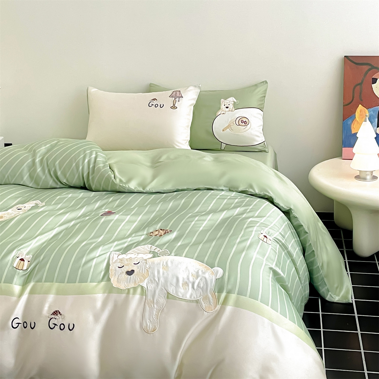 91家纺网 家纺一手货源 找家纺 蓝米卡夫 2026夏季新款60S兰精天丝刺绣四件套-西高地厨房（礼盒） 西高地厨房-碧草色