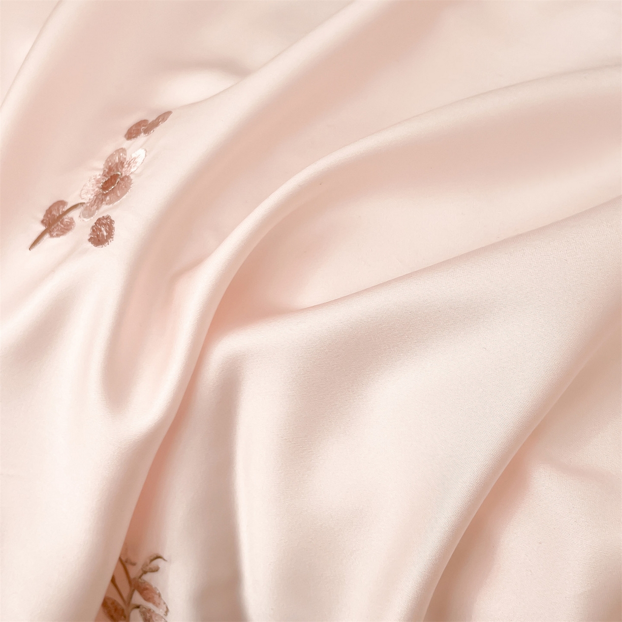 91家纺网 家纺一手货源 找家纺 （总）蓝米卡夫 2026夏季新款60S兰精天丝刺绣四件套-汐语（礼盒）