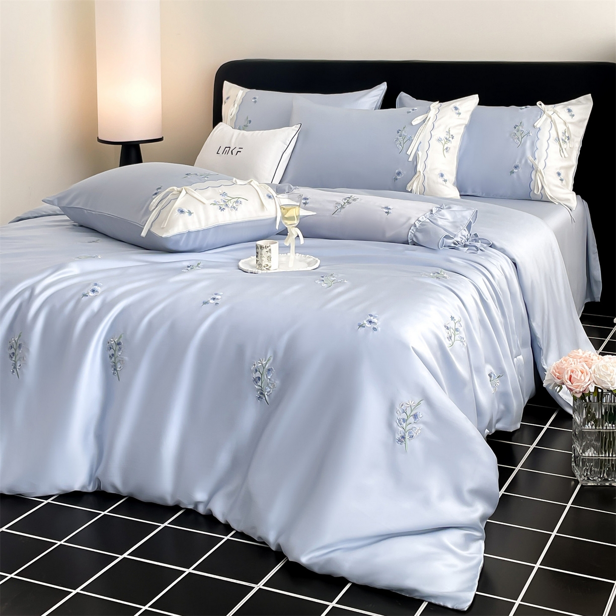 91家纺网 家纺一手货源 找家纺 蓝米卡夫 2026夏季新款60S兰精天丝刺绣四件套-汐语（礼盒） 汐语-蓝