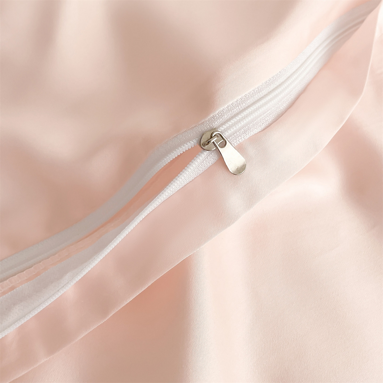 91家纺网 家纺一手货源 找家纺 蓝米卡夫 2026夏季新款60S兰精天丝刺绣四件套-汐语（礼盒） 汐语-粉