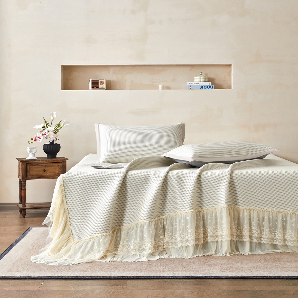 91家纺网 家纺一手货源 找家纺 （总）瑞禾家纺 2026新款A类凉感豆豆床裙款凉席三件套-系列四