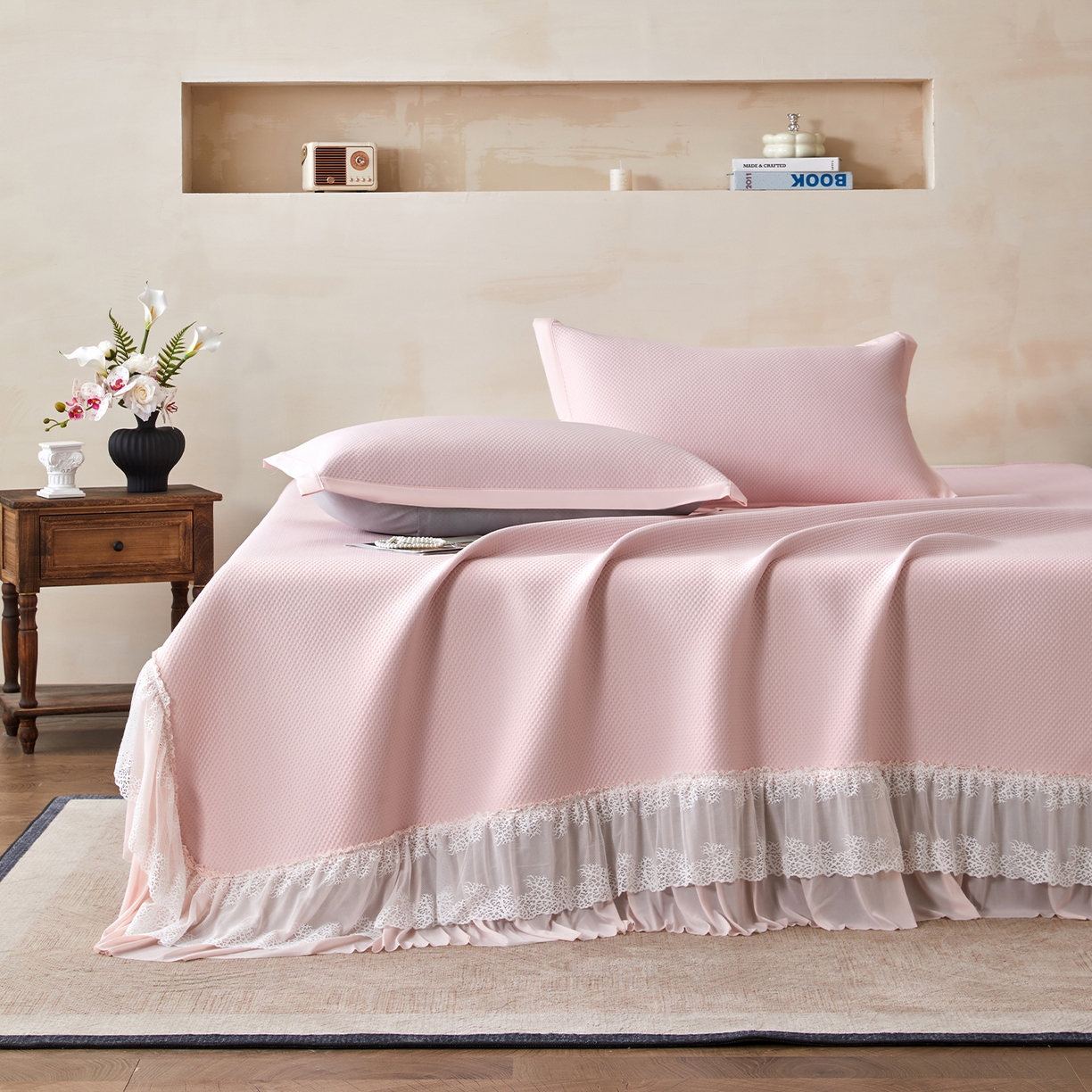 91家纺网 家纺一手货源 找家纺 （总）瑞禾家纺 2026新款A类凉感豆豆床裙款凉席三件套-系列四