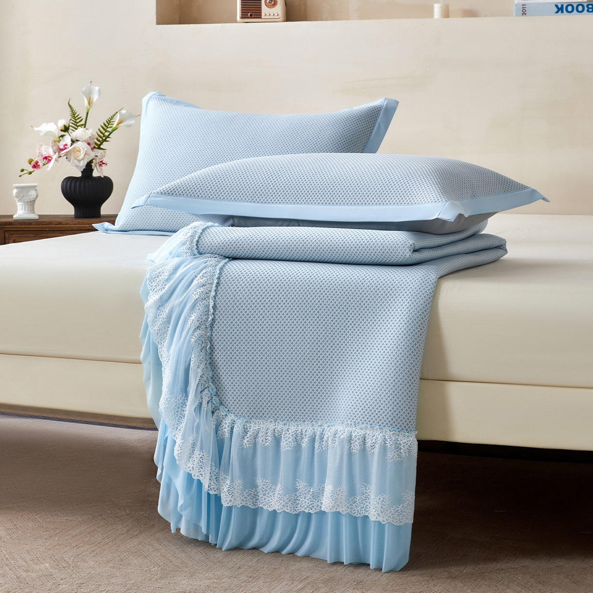 91家纺网 家纺一手货源 找家纺 瑞禾家纺 2026新款A类凉感豆豆床裙款凉席三件套-系列四 冰蓝星絮