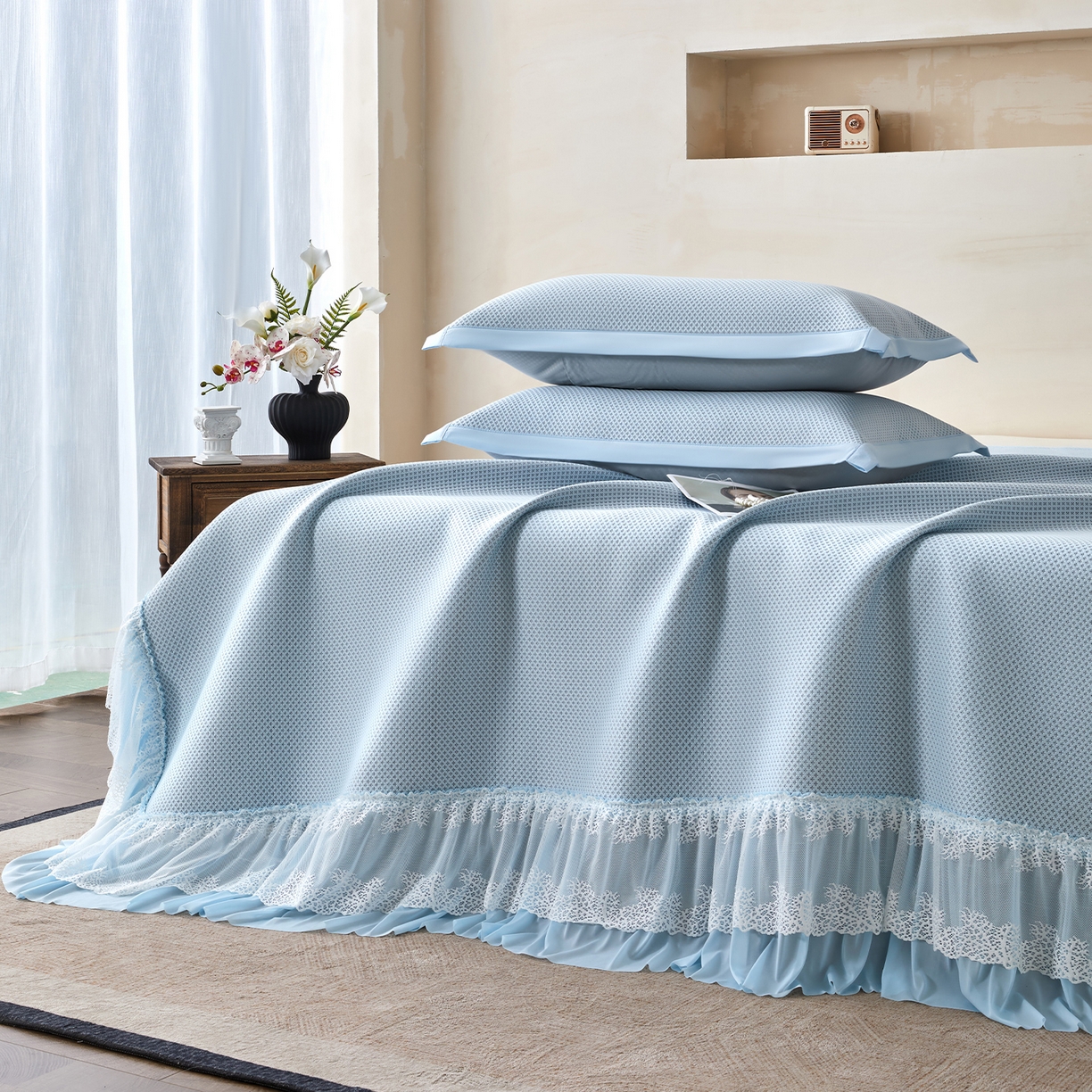 91家纺网 家纺一手货源 找家纺 瑞禾家纺 2026新款A类凉感豆豆床裙款凉席三件套-系列四 冰蓝星絮