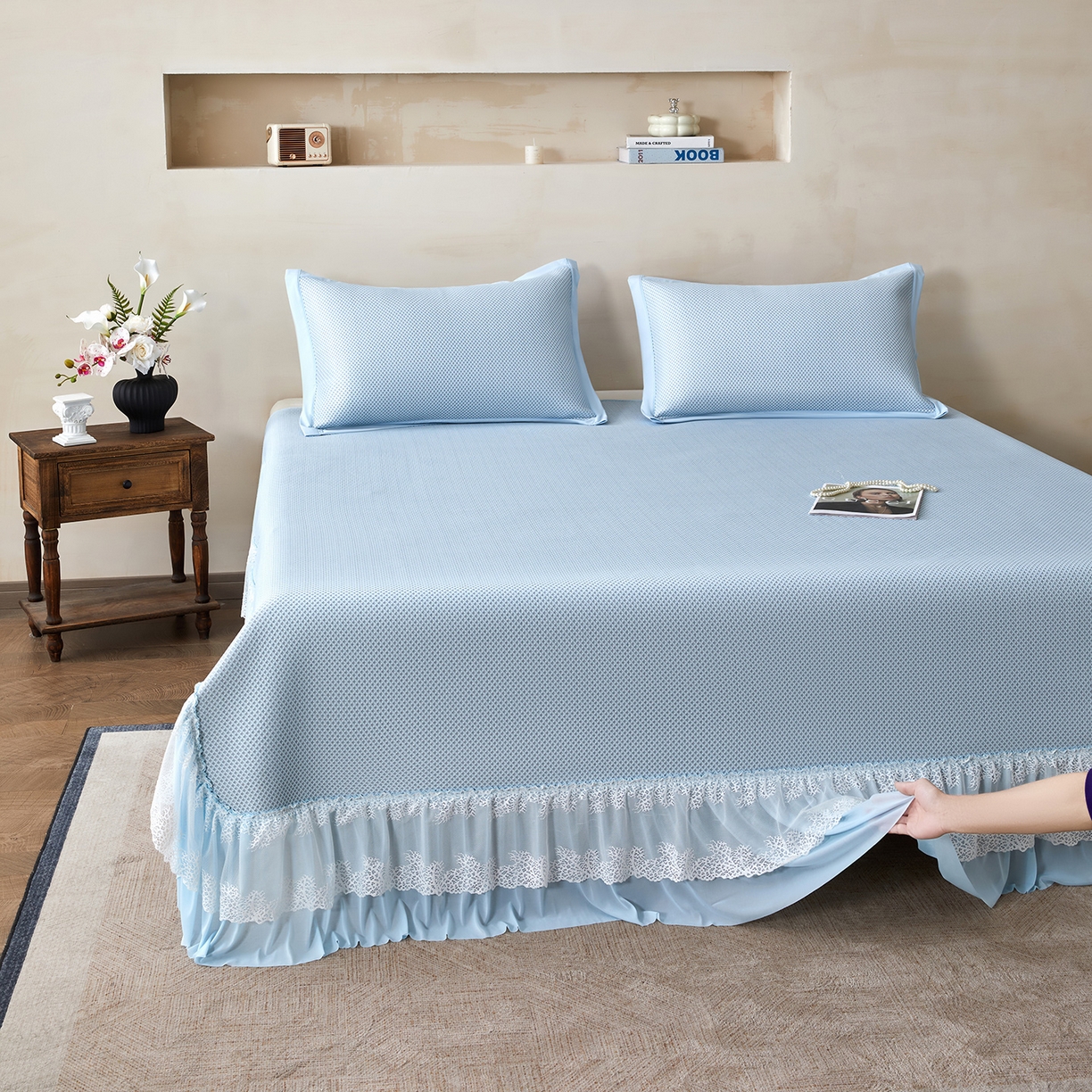 91家纺网 家纺一手货源 找家纺 瑞禾家纺 2026新款A类凉感豆豆床裙款凉席三件套-系列四 冰蓝星絮