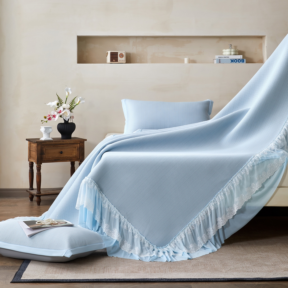 91家纺网 家纺一手货源 找家纺 瑞禾家纺 2026新款A类凉感豆豆床裙款凉席三件套-系列四 冰蓝星絮