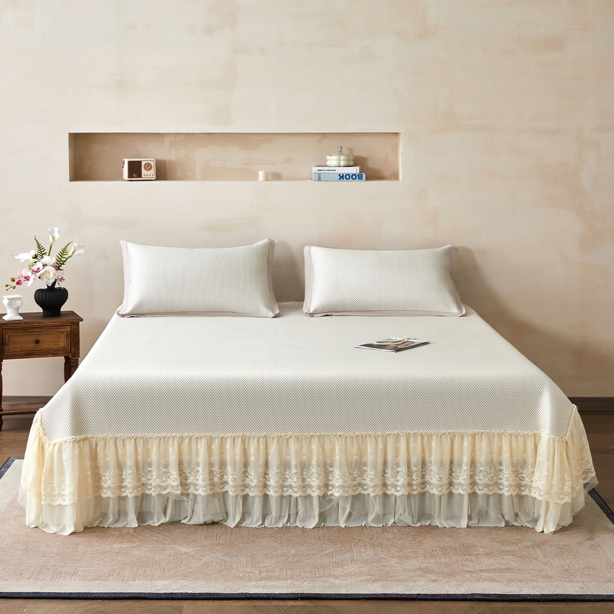 91家纺网 家纺一手货源 找家纺 瑞禾家纺 2026新款A类凉感豆豆床裙款凉席三件套-系列四 奶白星絮