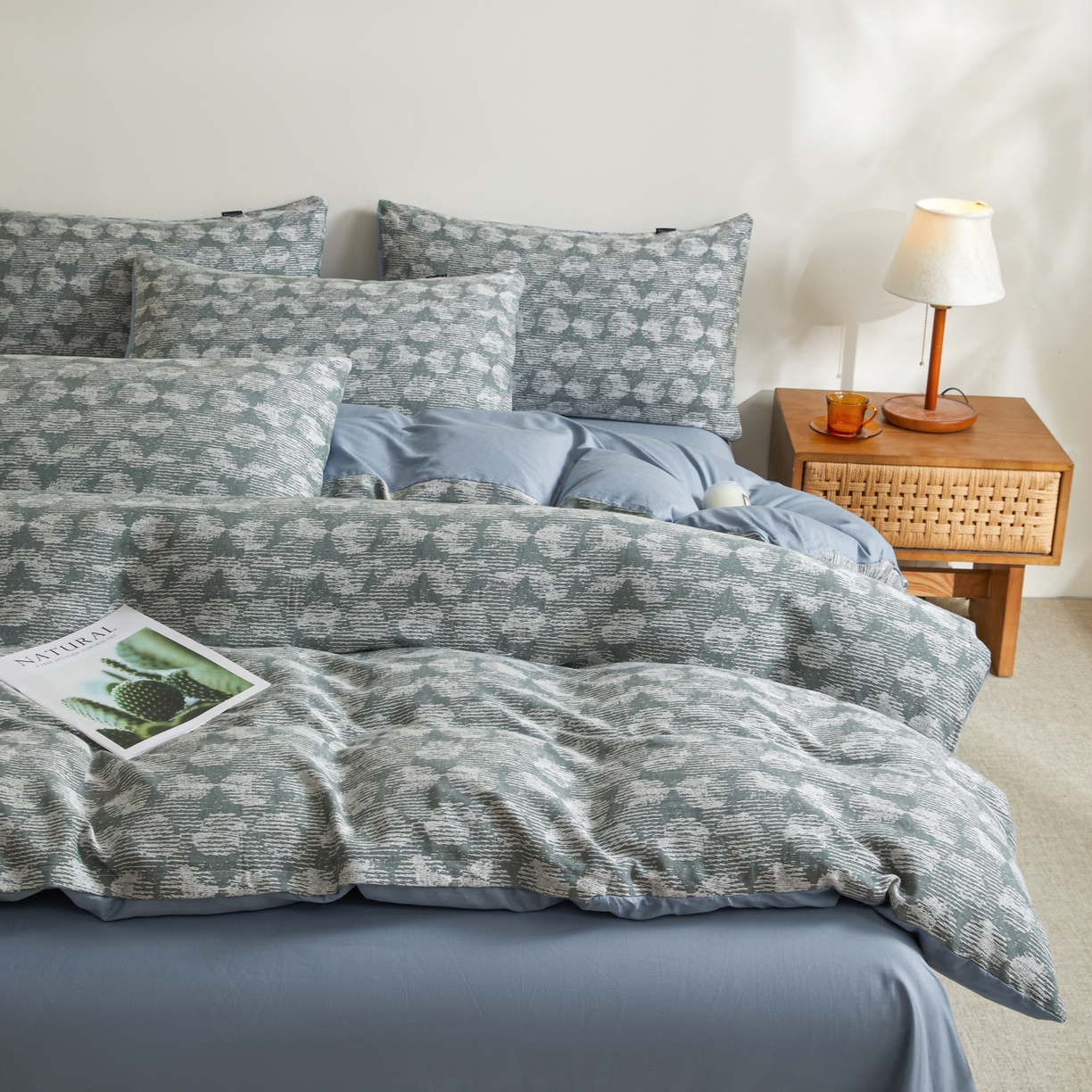 91家纺网 家纺一手货源 找家纺 乐家毛巾被（工厂自产自销） 2026新款40s全棉纯棉色织提花四件套 雾槿花簇