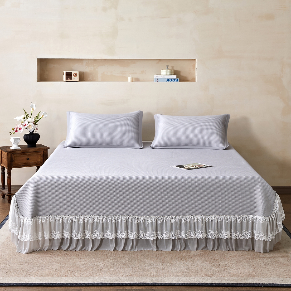 91家纺网 家纺一手货源 找家纺 瑞禾家纺 2026新款A类凉感豆豆床裙款凉席三件套-系列四 雾灰星絮