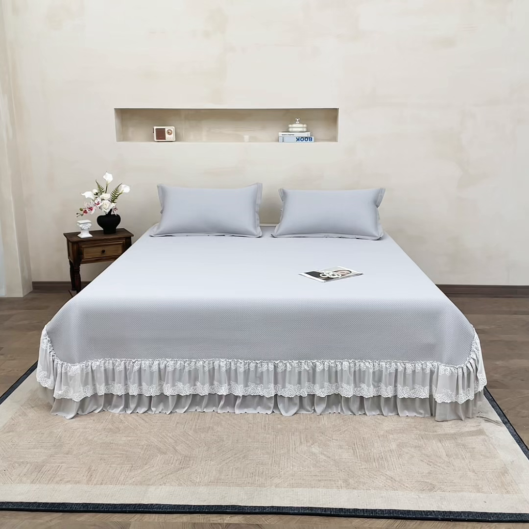 91家纺网 家纺一手货源 找家纺 瑞禾家纺 2026新款A类凉感豆豆床裙款凉席三件套-系列四 雾灰星絮