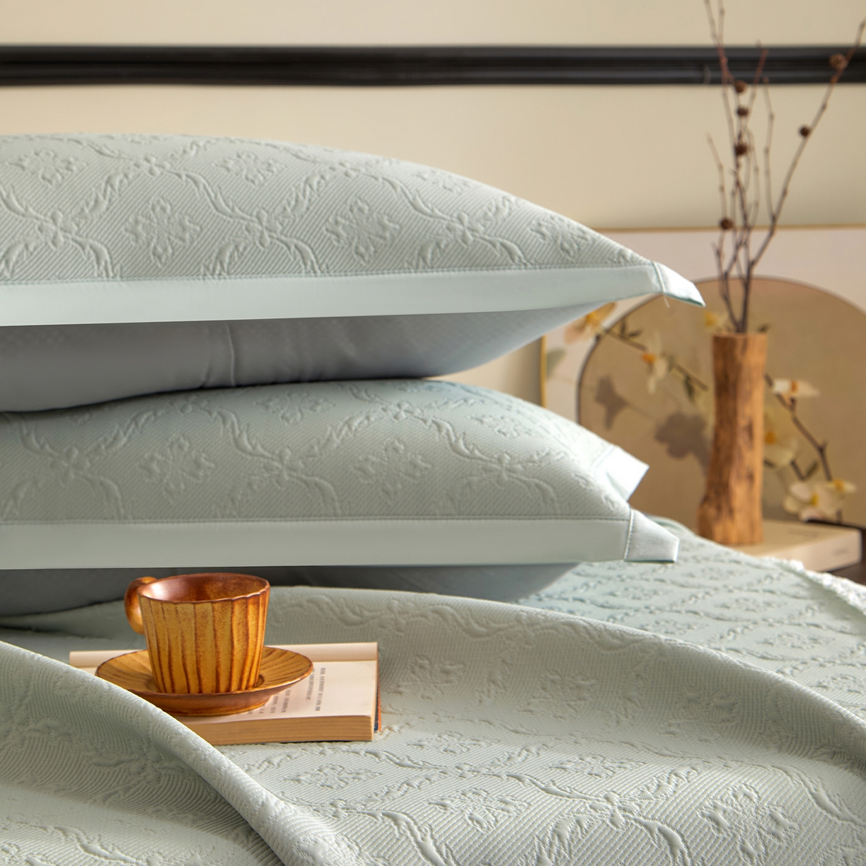 91家纺网 家纺一手货源 找家纺 瑞禾家纺 2026新款A类凉感豆豆床裙款凉席三件套-系列二 青柠鎏纹