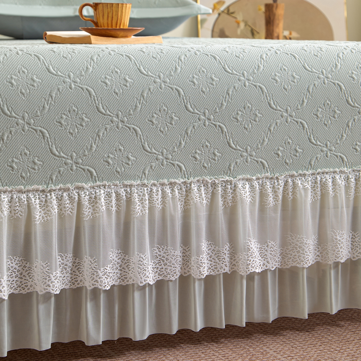 91家纺网 家纺一手货源 找家纺 瑞禾家纺 2026新款A类凉感豆豆床裙款凉席三件套-系列二 青柠鎏纹