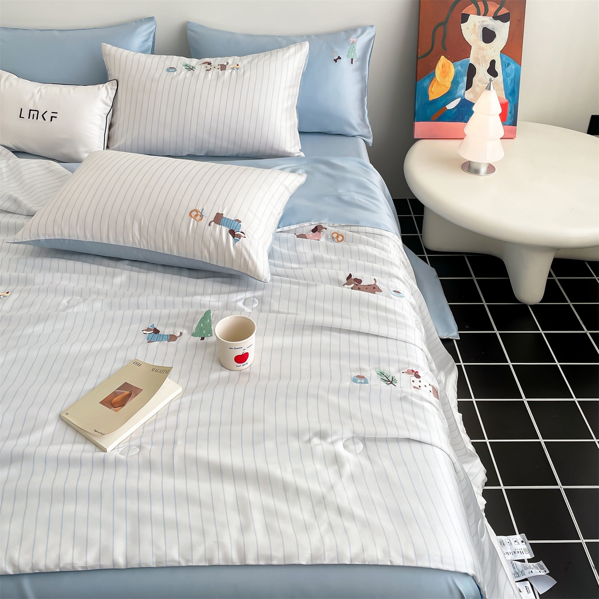 91家纺网 家纺一手货源 找家纺 蓝米卡夫 2026夏季新款60S兰精天丝刺绣夏被夏凉被空调被四件套-达克斯腊肠犬 腊肠犬-蓝