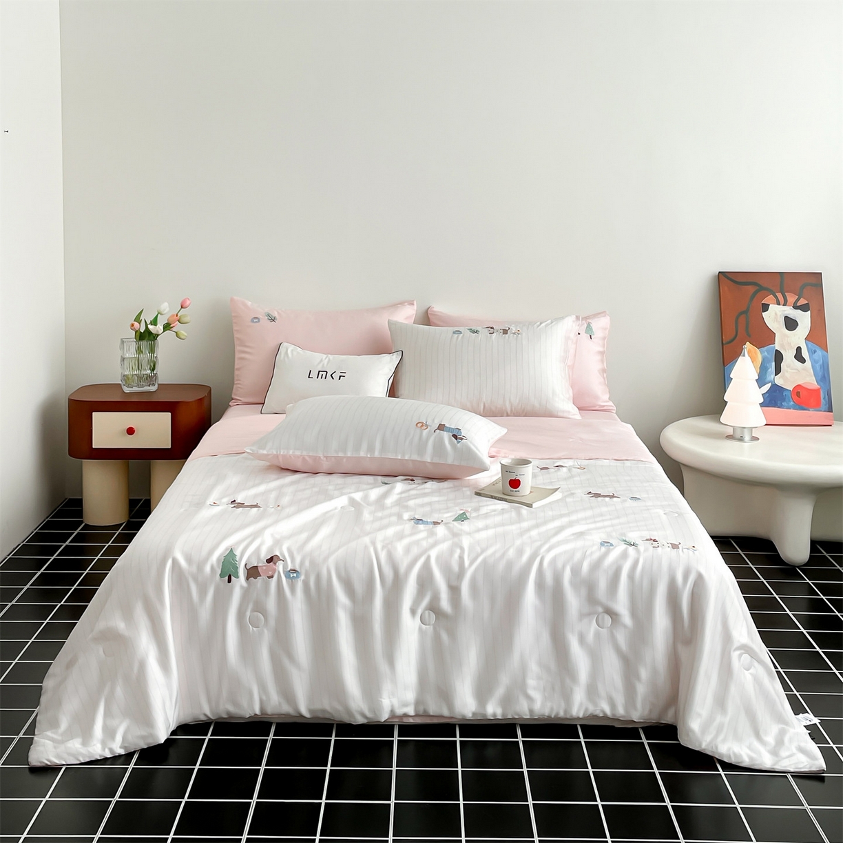 91家纺网 家纺一手货源 找家纺 蓝米卡夫 2026夏季新款60S兰精天丝刺绣夏被夏凉被空调被四件套-达克斯腊肠犬 腊肠犬-粉