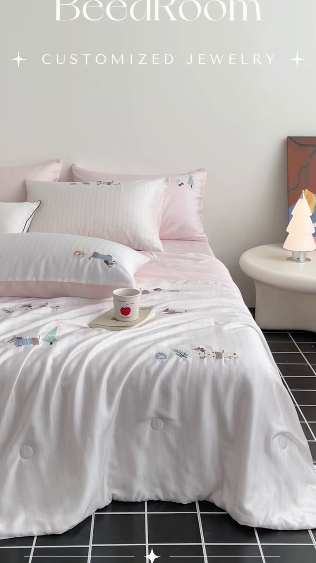 91家纺网 家纺一手货源 找家纺 蓝米卡夫 2026夏季新款60S兰精天丝刺绣夏被夏凉被空调被四件套-达克斯腊肠犬 腊肠犬-粉