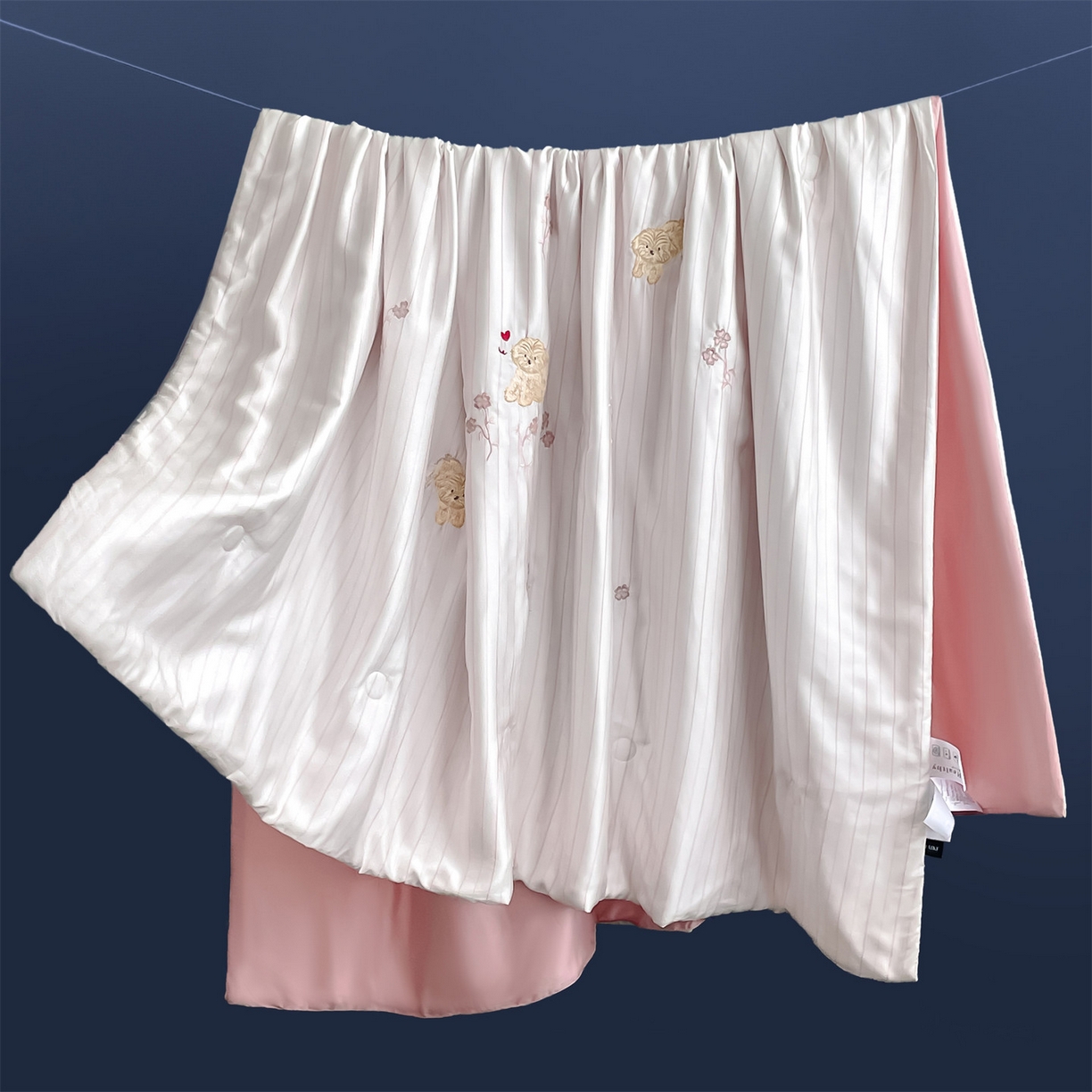 91家纺网 家纺一手货源 找家纺 （总）蓝米卡夫 2026夏季新款60S兰精天丝刺绣夏被夏凉被空调被四件套-幸运汪