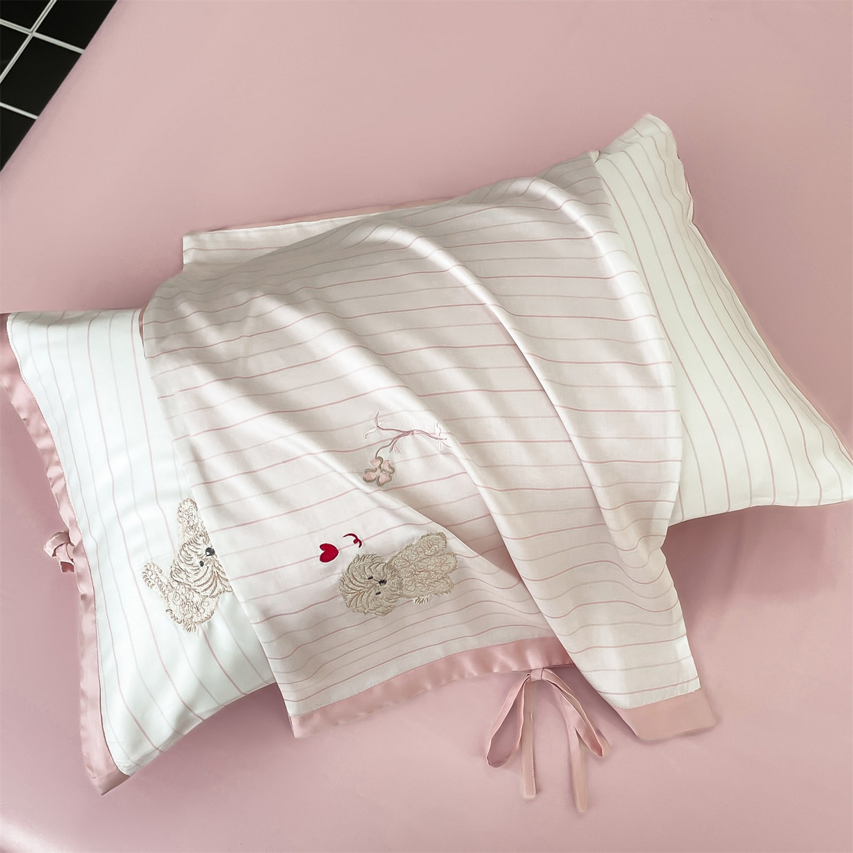 91家纺网 家纺一手货源 找家纺 （总）蓝米卡夫 2026夏季新款60S兰精天丝刺绣夏被夏凉被空调被四件套-幸运汪