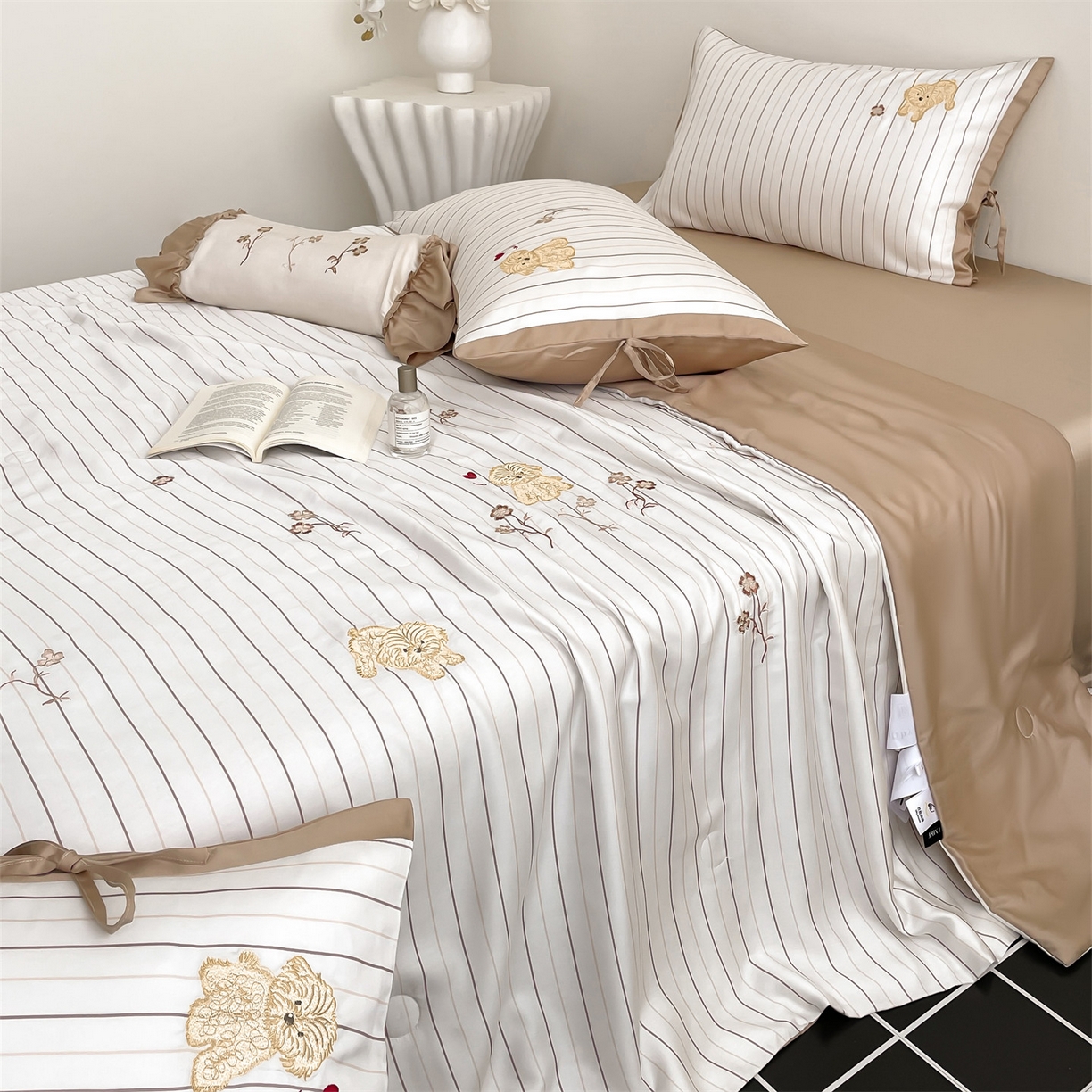 91家纺网 家纺一手货源 找家纺 （总）蓝米卡夫 2026夏季新款60S兰精天丝刺绣夏被夏凉被空调被四件套-幸运汪