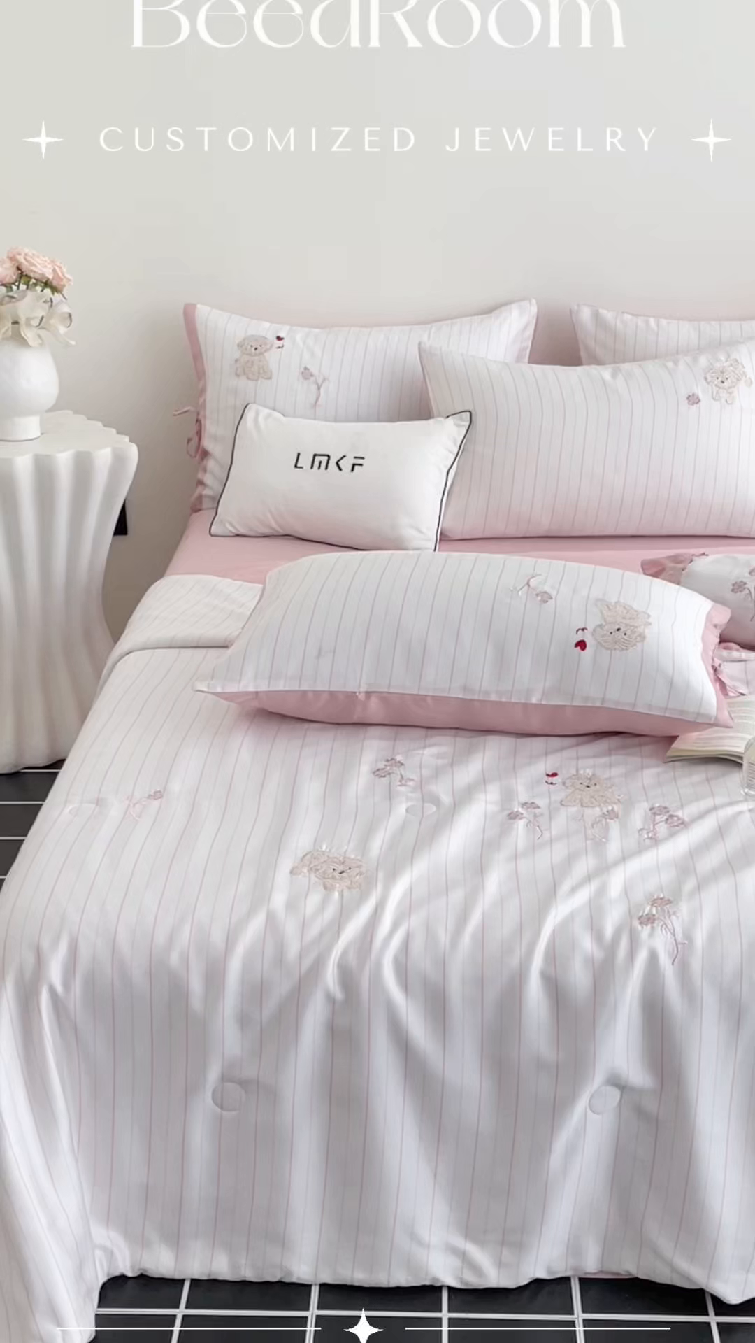 91家纺网 家纺一手货源 找家纺 蓝米卡夫 2026夏季新款60S兰精天丝刺绣夏被夏凉被空调被四件套-幸运汪 幸运汪-粉