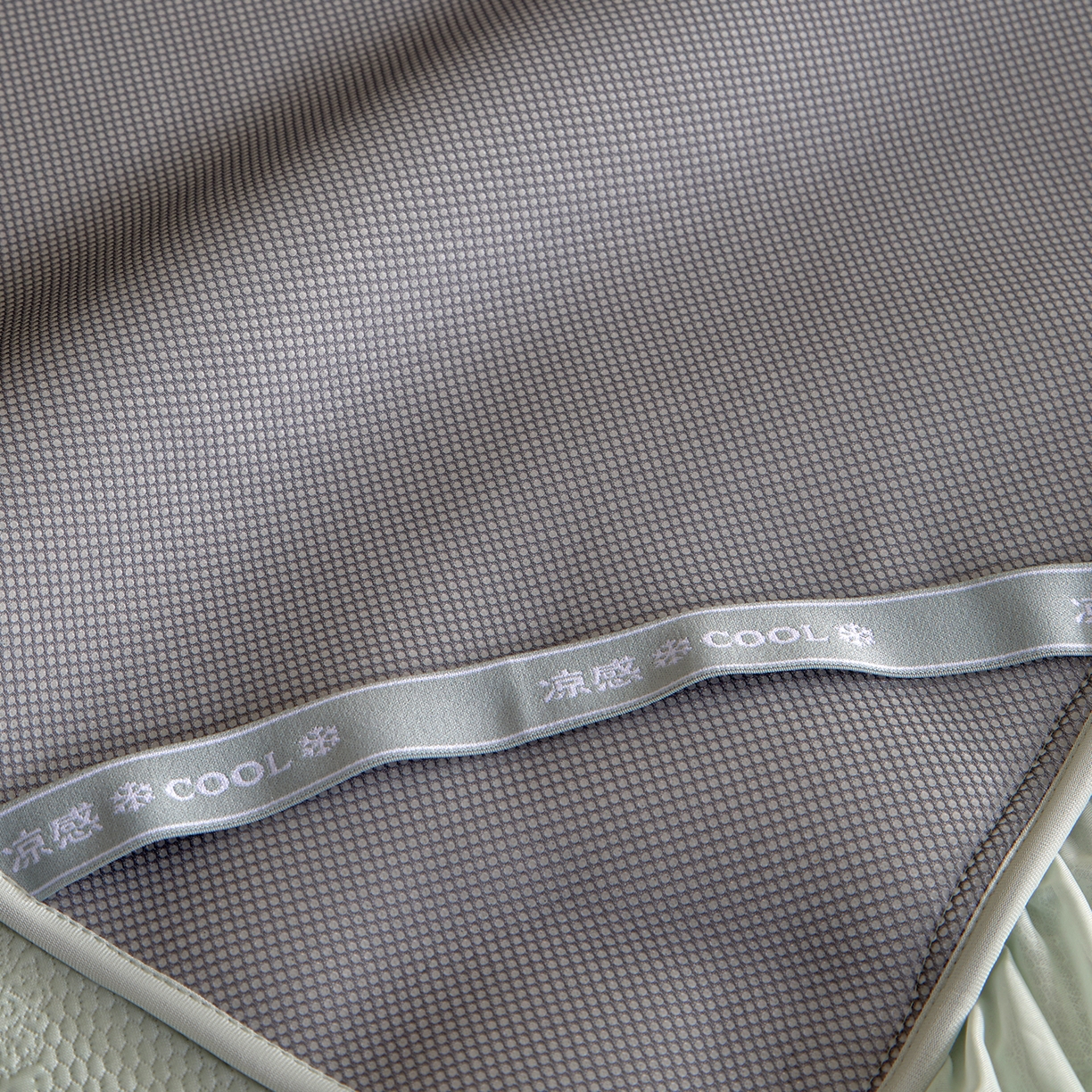 91家纺网 家纺一手货源 找家纺 瑞禾家纺 2026新款A类凉感豆豆床裙款凉席三件套-系列一 青柠蝶梦-凉感床裙