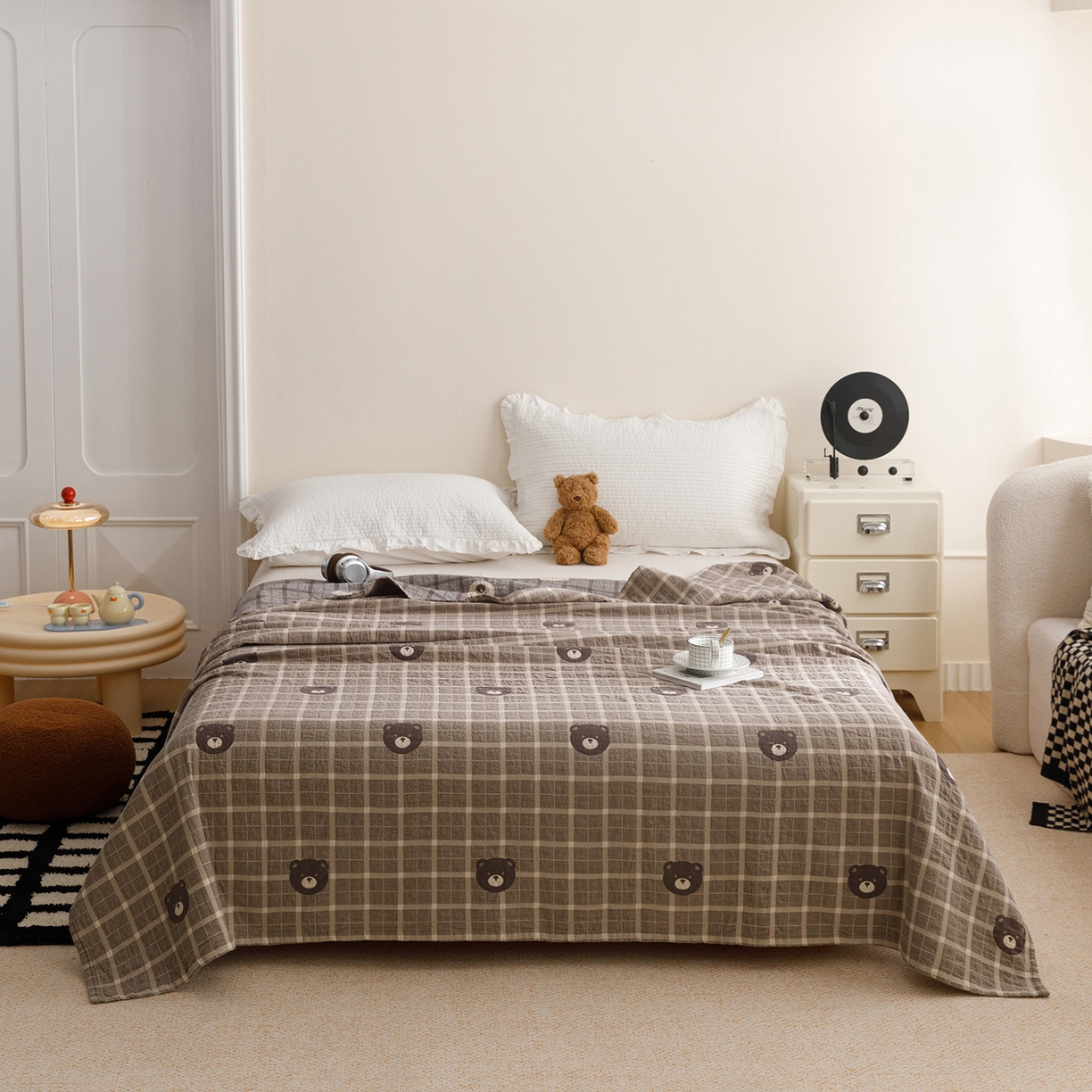 91家纺网 家纺一手货源 找家纺 悦然毛巾被 2026春夏新款水洗色织提花全棉纯棉纱布毛巾被盖毯休闲夏被毛毯 棕格熊语