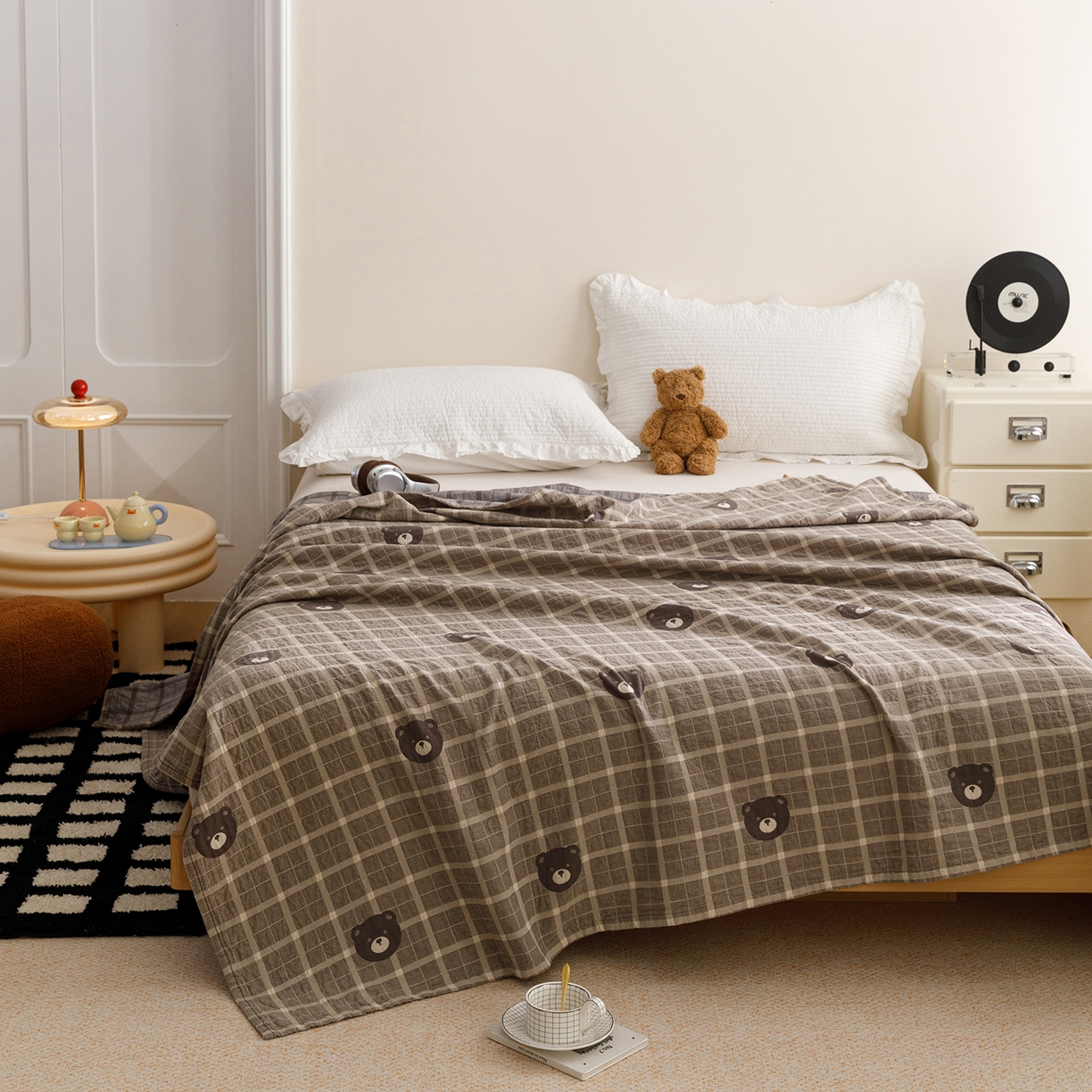 91家纺网 家纺一手货源 找家纺 悦然毛巾被 2026春夏新款水洗色织提花全棉纯棉纱布毛巾被盖毯休闲夏被毛毯 棕格熊语