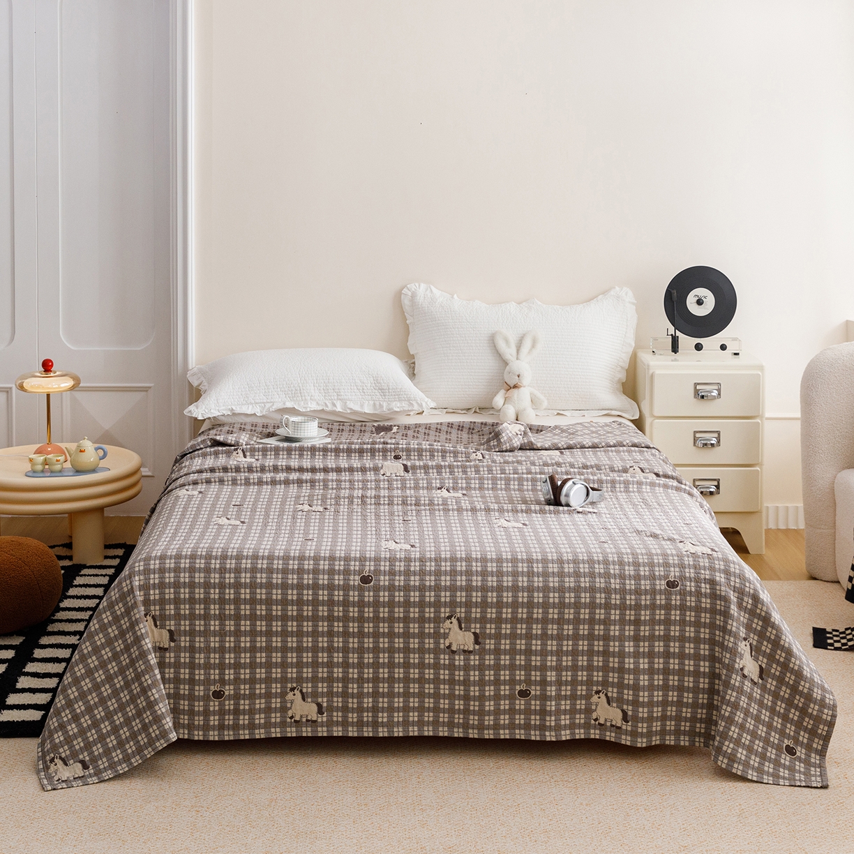 91家纺网 家纺一手货源 找家纺 悦然毛巾被 2026春夏新款水洗色织提花全棉纯棉纱布毛巾被盖毯休闲夏被毛毯 深格萌马