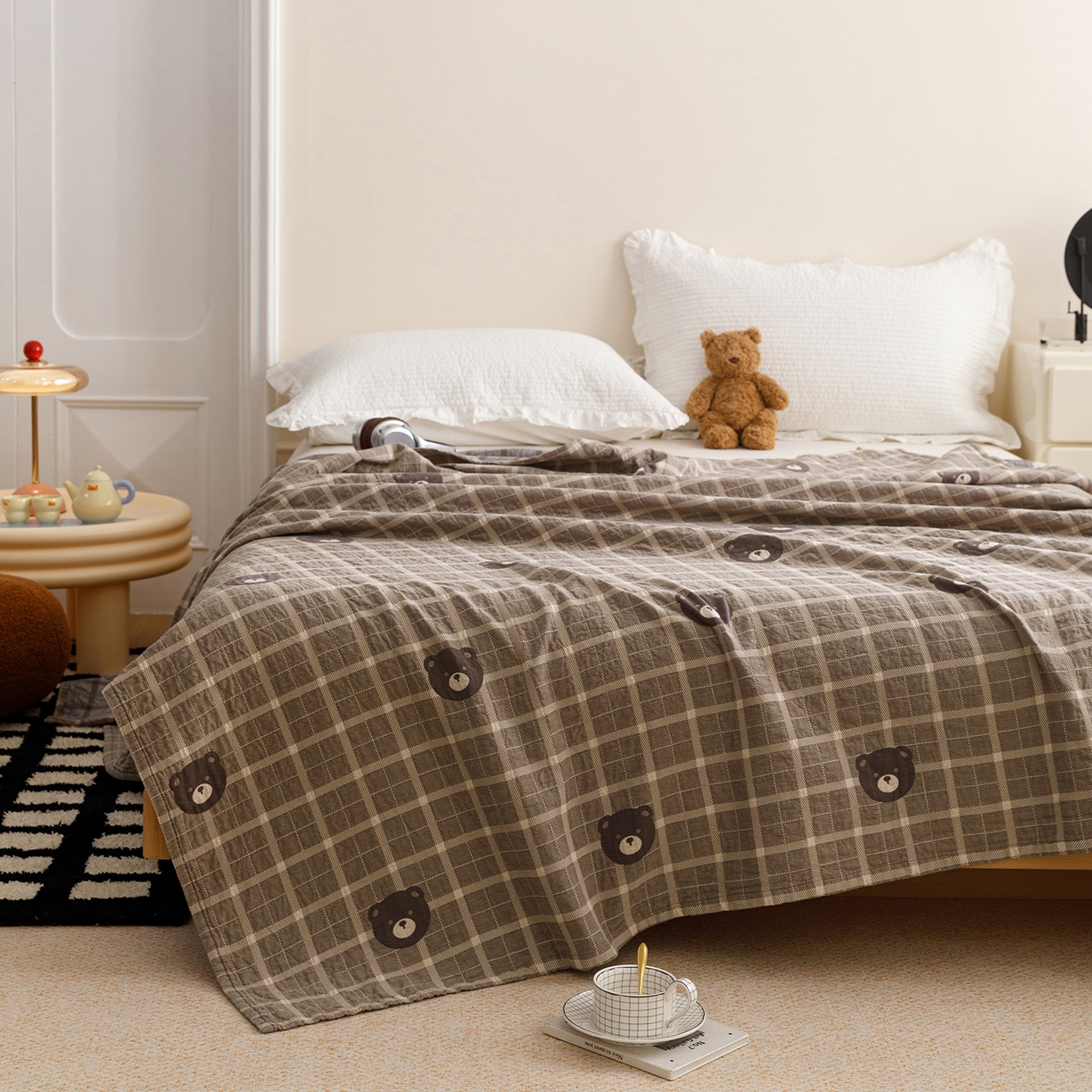 91家纺网 家纺一手货源 找家纺 悦然毛巾被 2026春夏新款水洗色织提花全棉纯棉纱布毛巾被盖毯休闲夏被毛毯 棕格熊语