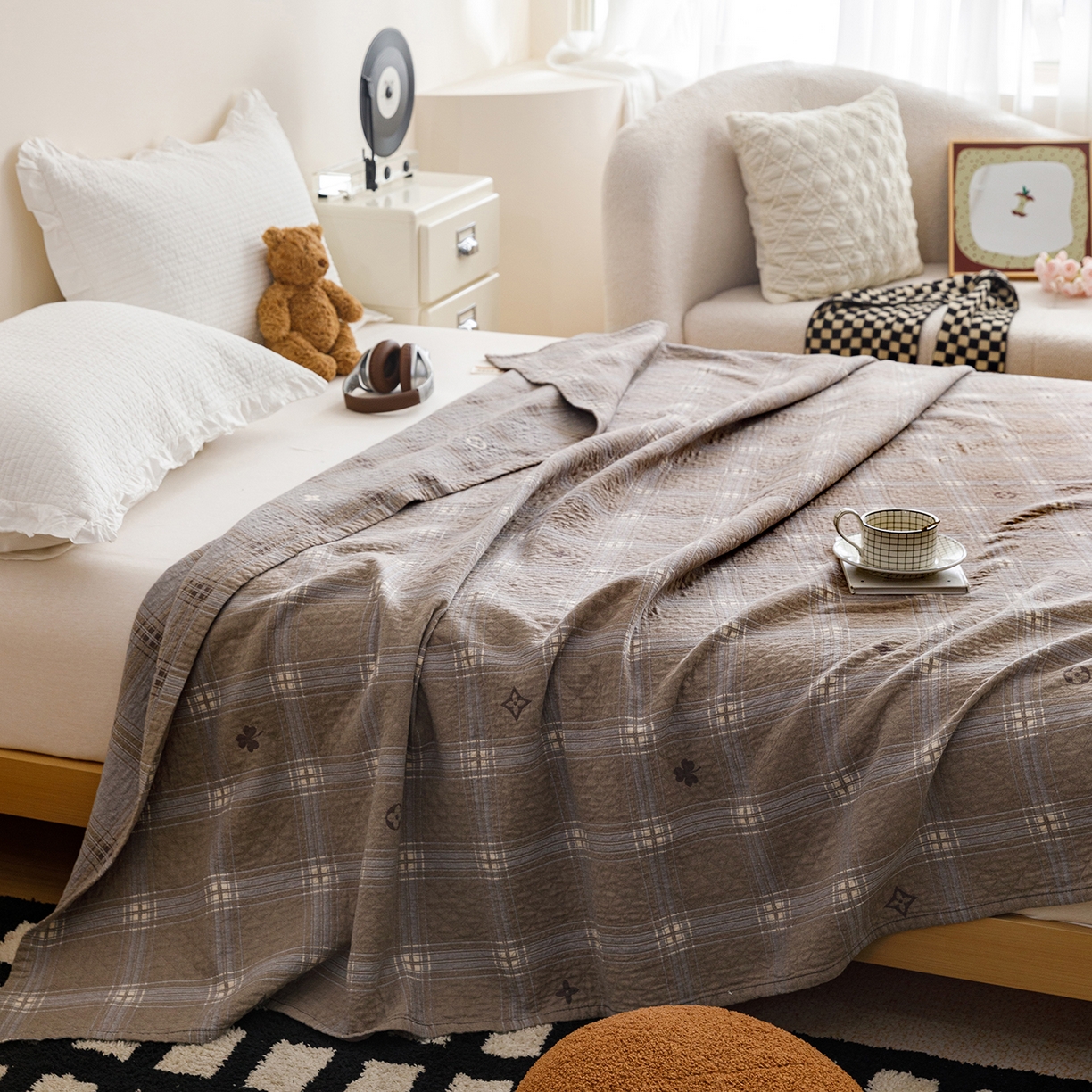 91家纺网 家纺一手货源 找家纺 悦然毛巾被 2026春夏新款水洗色织提花全棉纯棉纱布毛巾被盖毯休闲夏被毛毯 棕格星芒