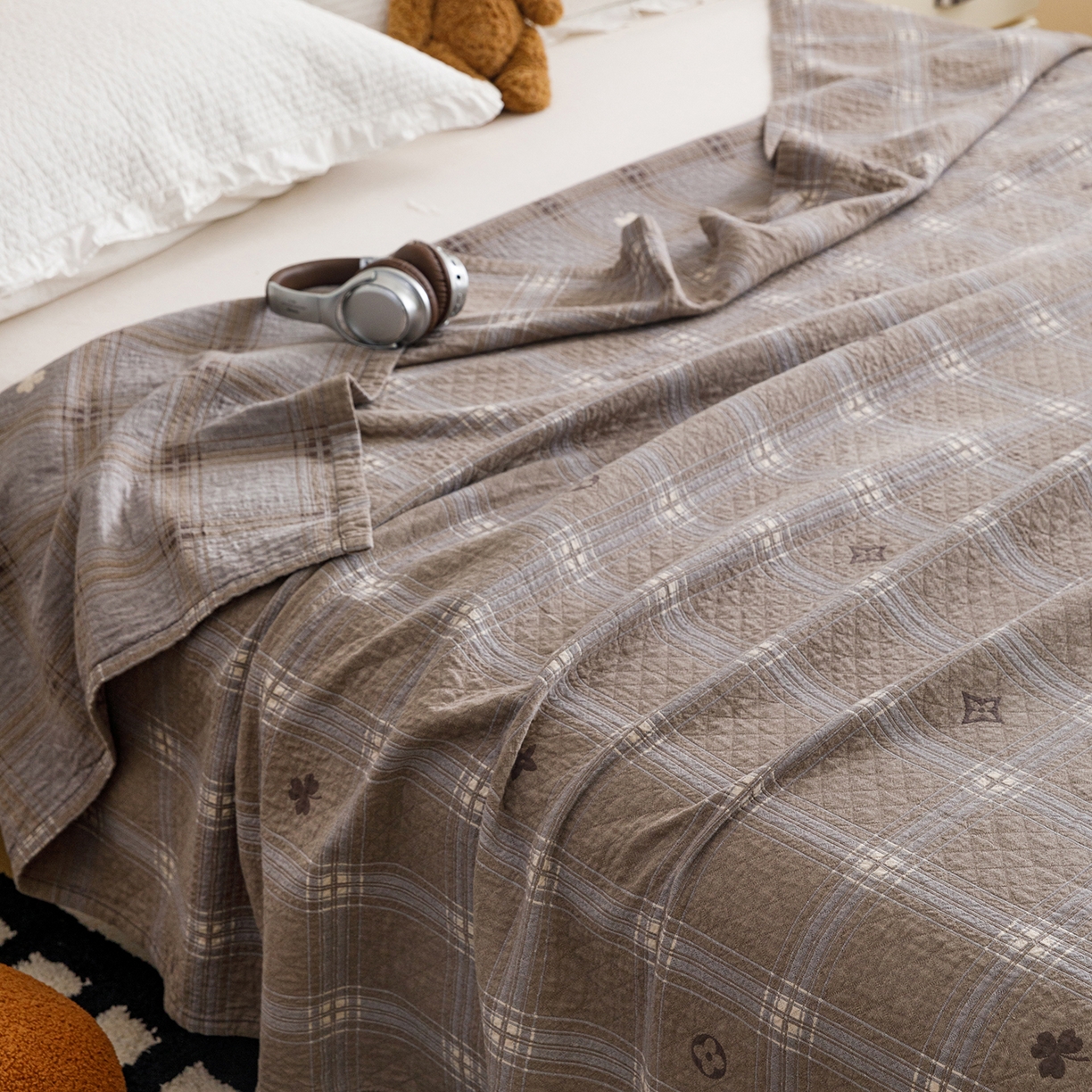 91家纺网 家纺一手货源 找家纺 悦然毛巾被 2026春夏新款水洗色织提花全棉纯棉纱布毛巾被盖毯休闲夏被毛毯 棕格星芒