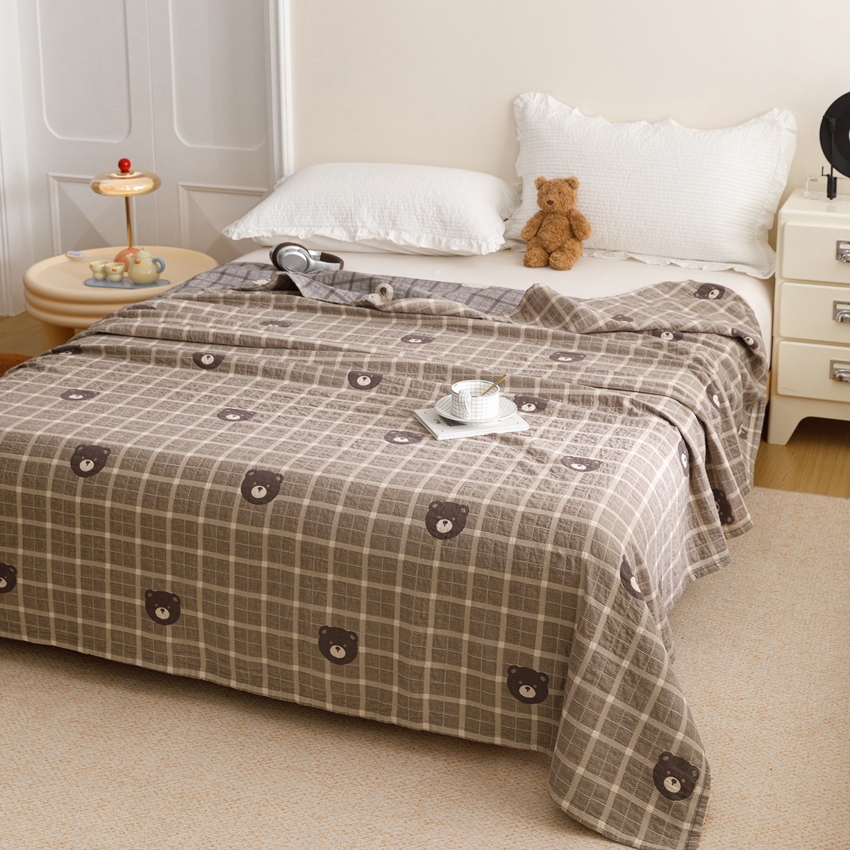 91家纺网 家纺一手货源 找家纺 悦然毛巾被 2026春夏新款水洗色织提花全棉纯棉纱布毛巾被盖毯休闲夏被毛毯 棕格熊语