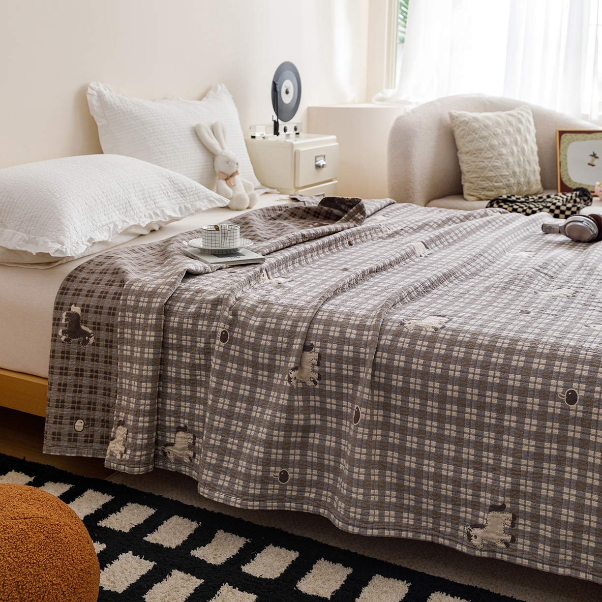 91家纺网 家纺一手货源 找家纺 悦然毛巾被 2026春夏新款水洗色织提花全棉纯棉纱布毛巾被盖毯休闲夏被毛毯 深格萌马