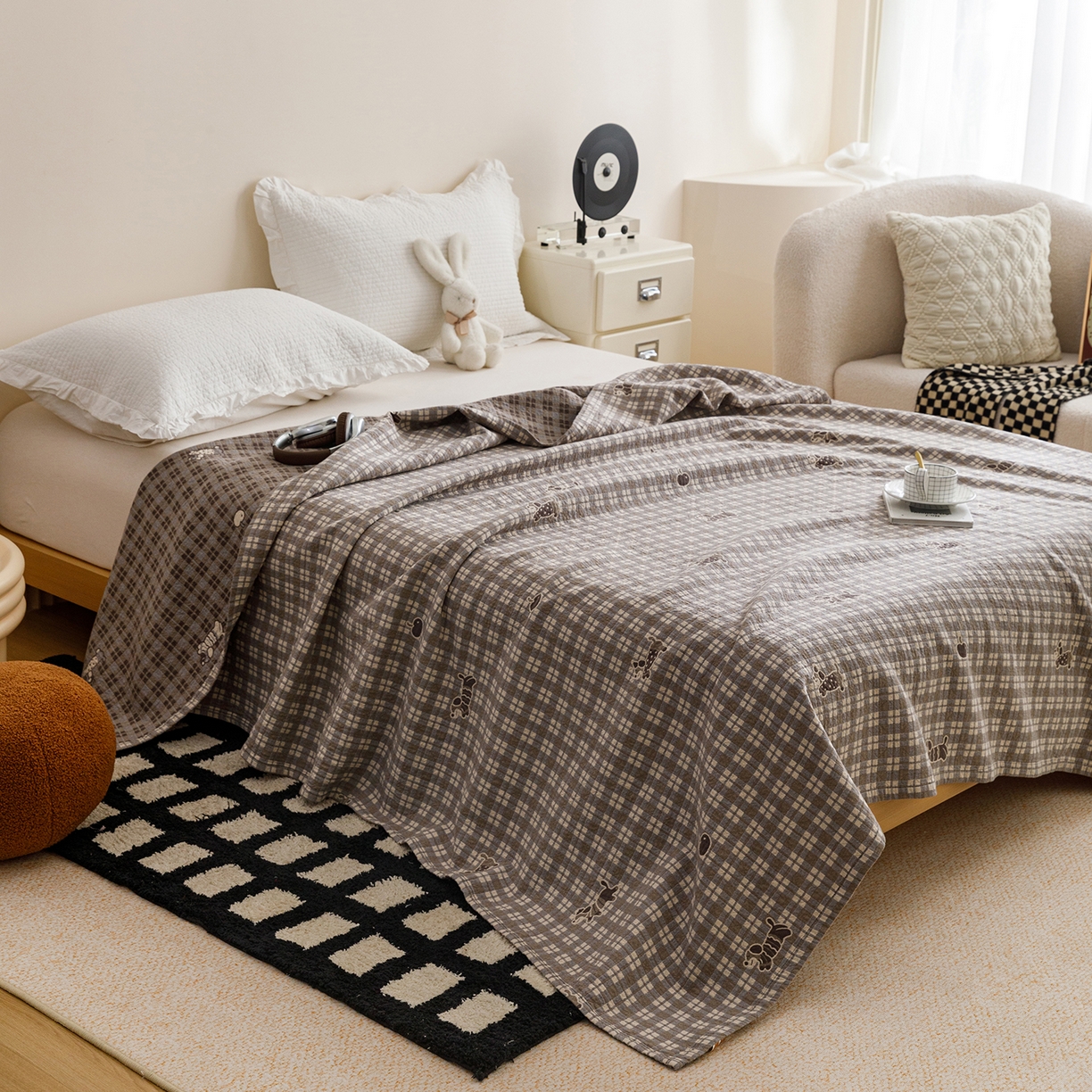 91家纺网 家纺一手货源 找家纺 悦然毛巾被 2026春夏新款水洗色织提花全棉纯棉纱布毛巾被盖毯休闲夏被毛毯 深格小狗