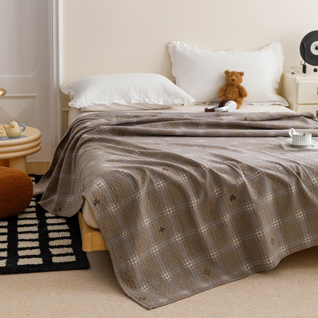 91家纺网 家纺一手货源 找家纺 悦然毛巾被 2026春夏新款水洗色织提花全棉纯棉纱布毛巾被盖毯休闲夏被毛毯 棕格星芒