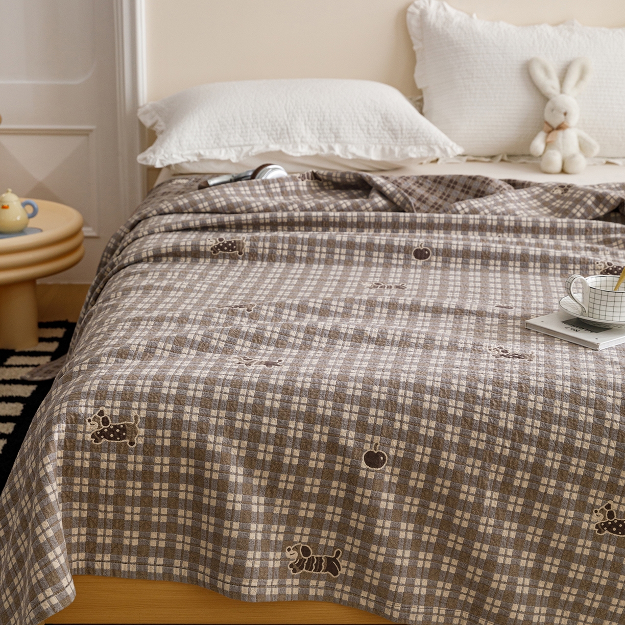 91家纺网 家纺一手货源 找家纺 悦然毛巾被 2026春夏新款水洗色织提花全棉纯棉纱布毛巾被盖毯休闲夏被毛毯 深格小狗