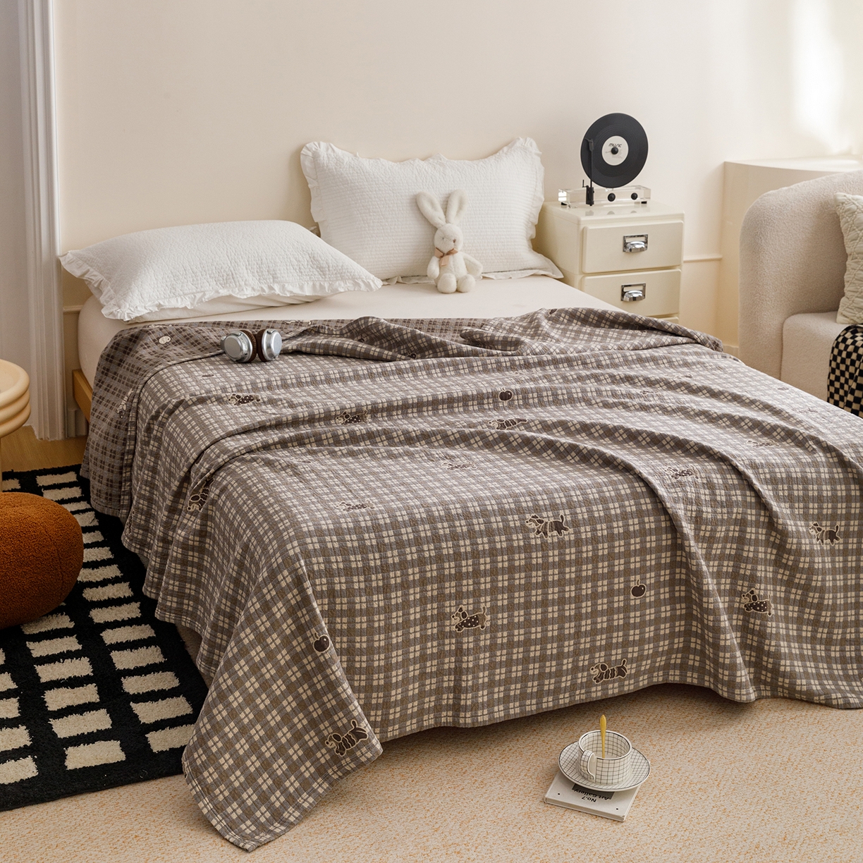 91家纺网 家纺一手货源 找家纺 悦然毛巾被 2026春夏新款水洗色织提花全棉纯棉纱布毛巾被盖毯休闲夏被毛毯 深格小狗