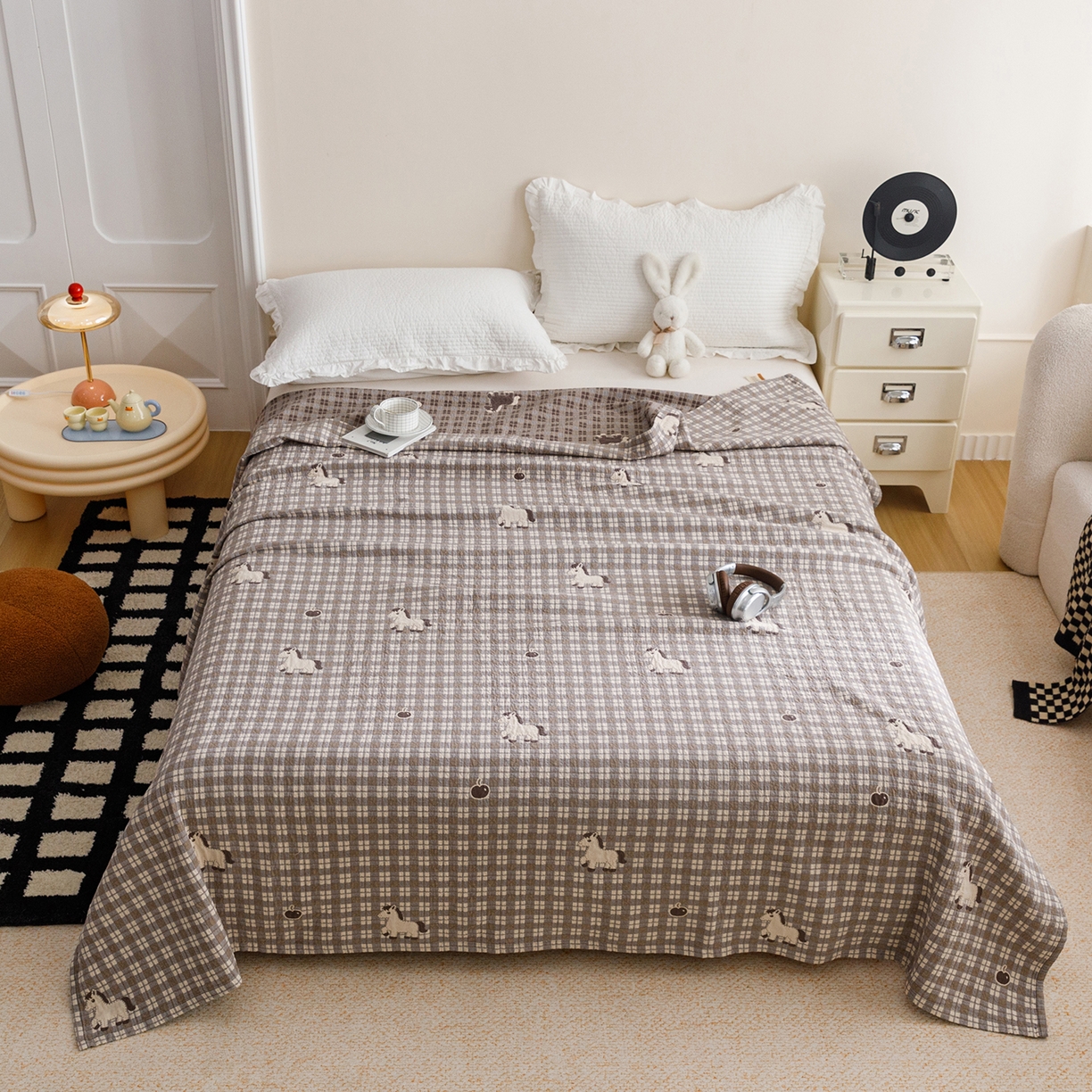 91家纺网 家纺一手货源 找家纺 悦然毛巾被 2026春夏新款水洗色织提花全棉纯棉纱布毛巾被盖毯休闲夏被毛毯 深格萌马