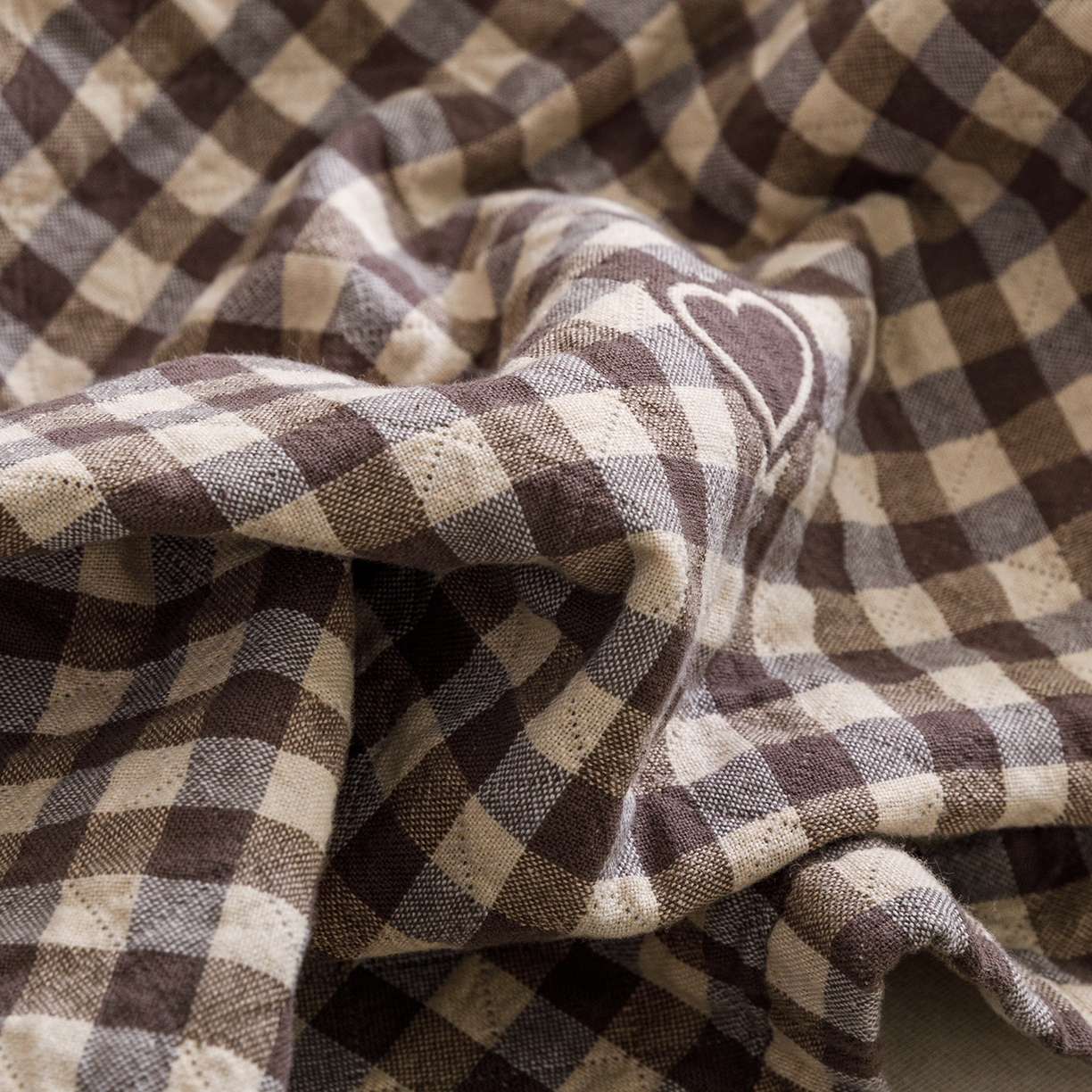 91家纺网 家纺一手货源 找家纺 悦然毛巾被 2026春夏新款水洗色织提花全棉纯棉纱布毛巾被盖毯休闲夏被毛毯 棕格心语