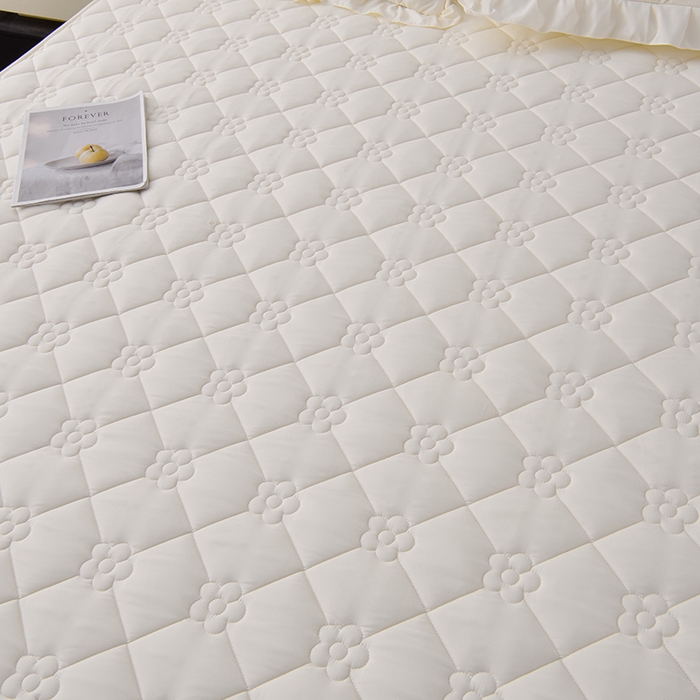 91家纺网 家纺一手货源 找家纺 乐蔻家纺 2026春夏新款A类磨毛原棉防水隔尿太阳花床裙床笠床笠单件 太阳花防水-本白