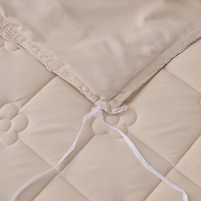 91家纺网 家纺一手货源 找家纺 乐蔻家纺 2026春夏新款A类磨毛原棉防水隔尿太阳花床裙床笠床笠单件 太阳花防水-浅驼