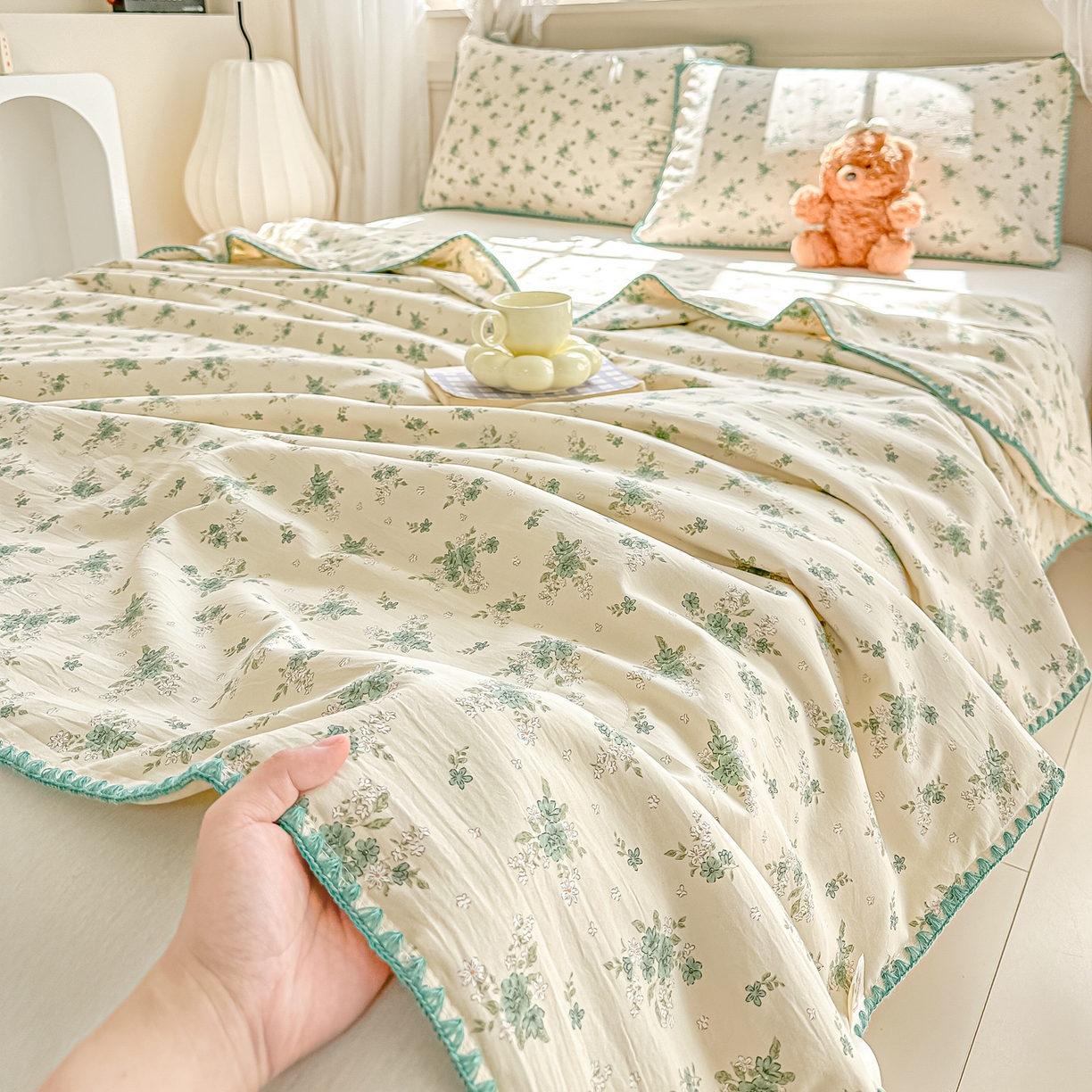 91家纺网 家纺一手货源 找家纺 归属 2026新款A类小碎花贝壳绣皱皱棉夏被夏凉被空调被 茶墨