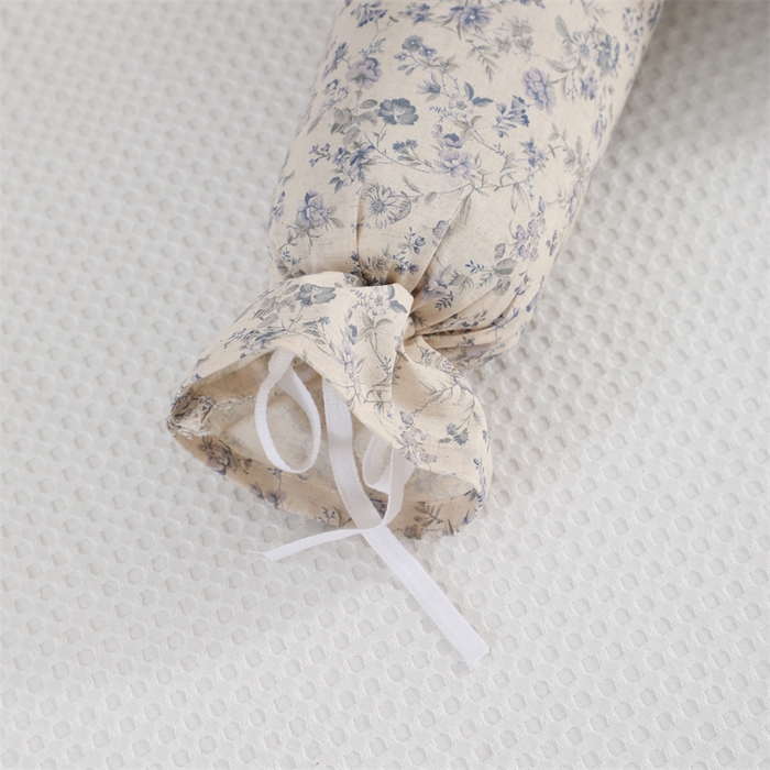 91家纺网 家纺一手货源 找家纺 （总）仁宇枕业 2026新款新品全棉小碎花糖果枕头圆形颈椎荞麦枕头枕芯