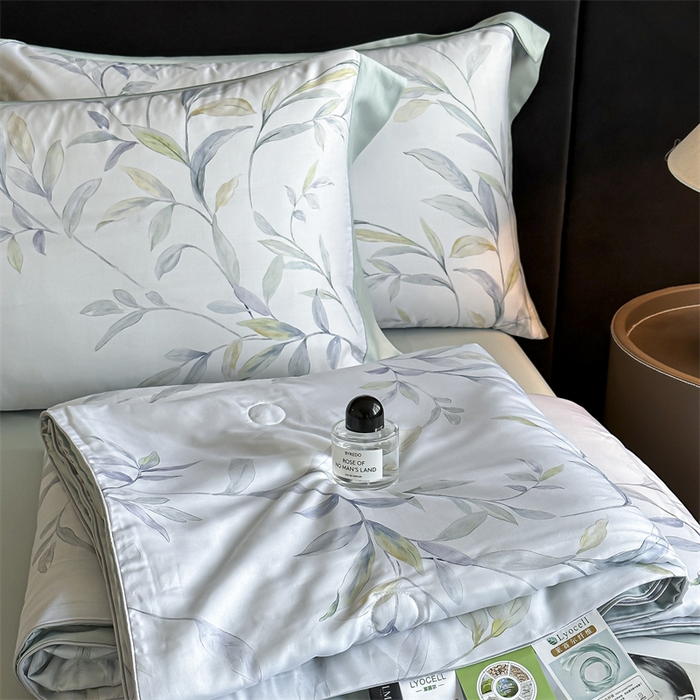 91家纺网 家纺一手货源 找家纺 蓝米卡夫 2026夏季新款50S天丝数码印花夏被夏凉被空调被四件套 春晓雨梦-兰