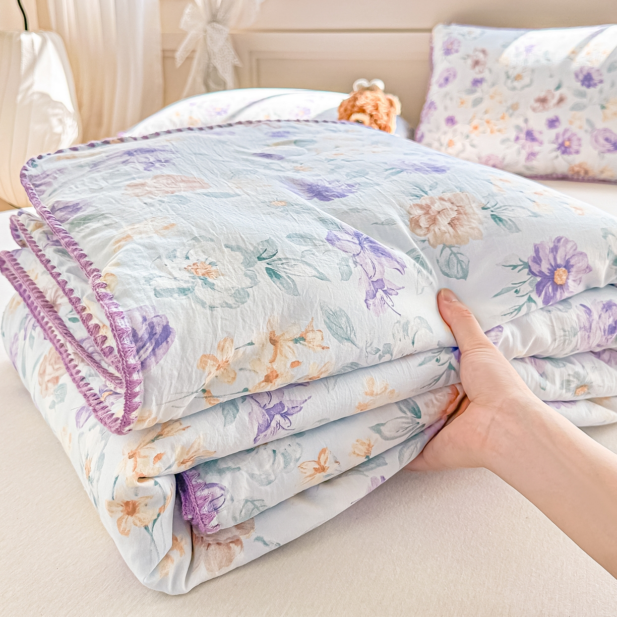 91家纺网 家纺一手货源 找家纺 归属 2026新款A类小碎花贝壳绣皱皱棉夏被夏凉被空调被 漫之语