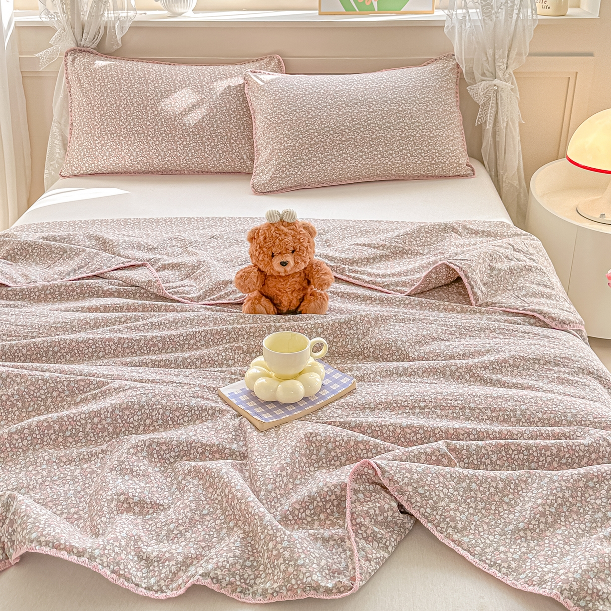 91家纺网 家纺一手货源 找家纺 归属 2026新款A类小碎花贝壳绣皱皱棉夏被夏凉被空调被 千叶密语