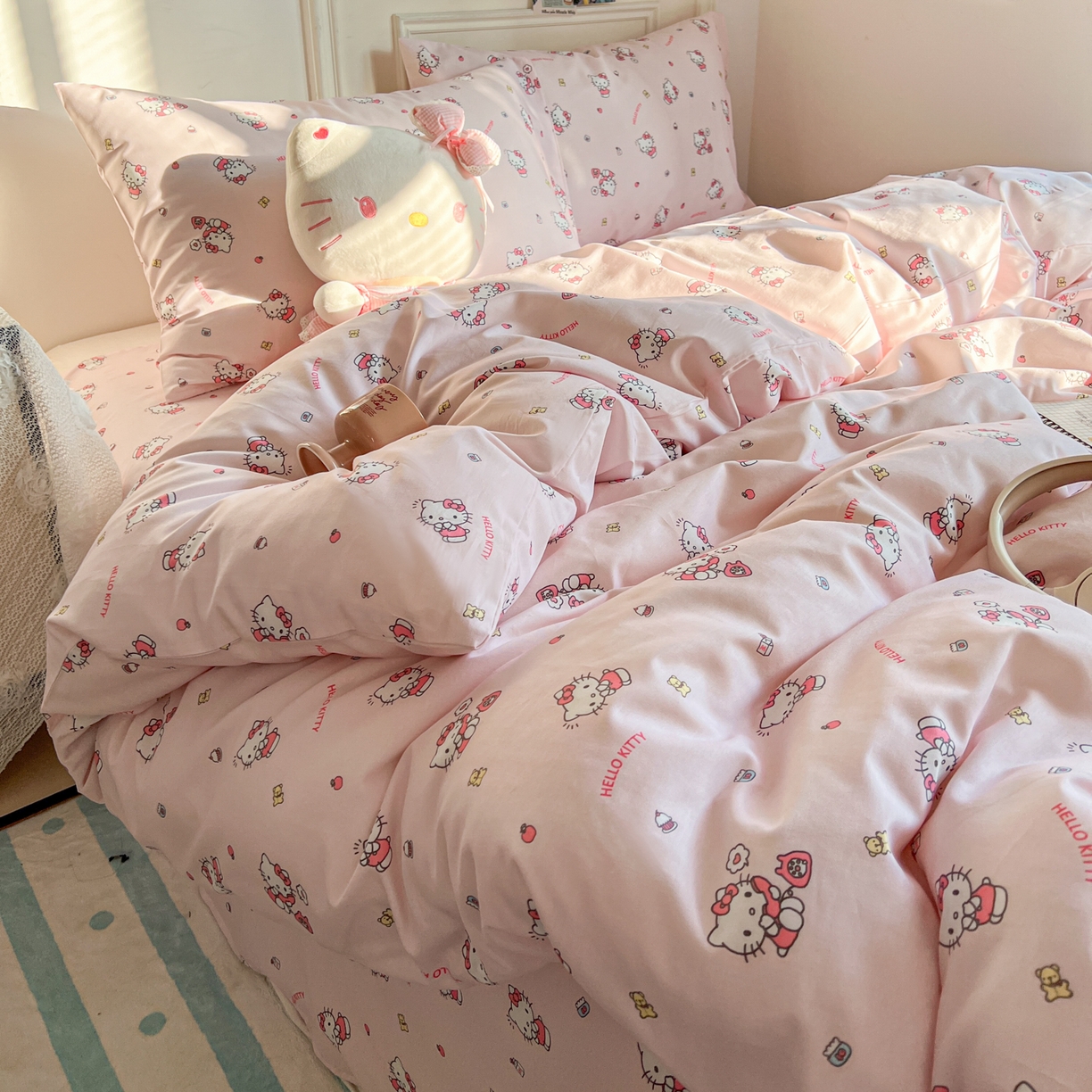 耀悦家纺 2026新款纯棉四件套正版授权三丽鸥卡通床单床笠被套枕套 Hello Kitty电话