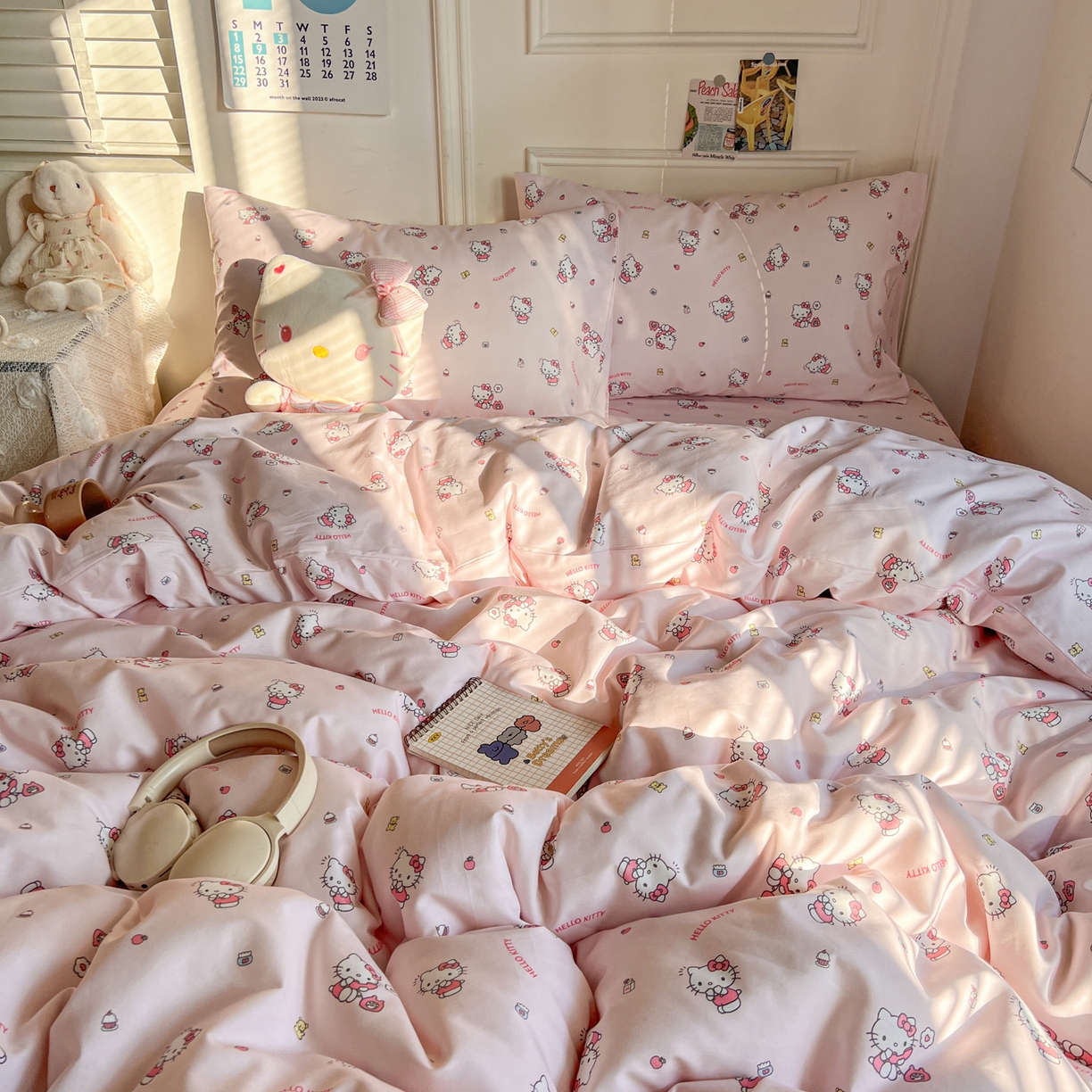 91家纺网 家纺一手货源 找家纺 耀悦家纺 2026新款纯棉四件套正版授权三丽鸥卡通床单床笠被套枕套 Hello Kitty电话