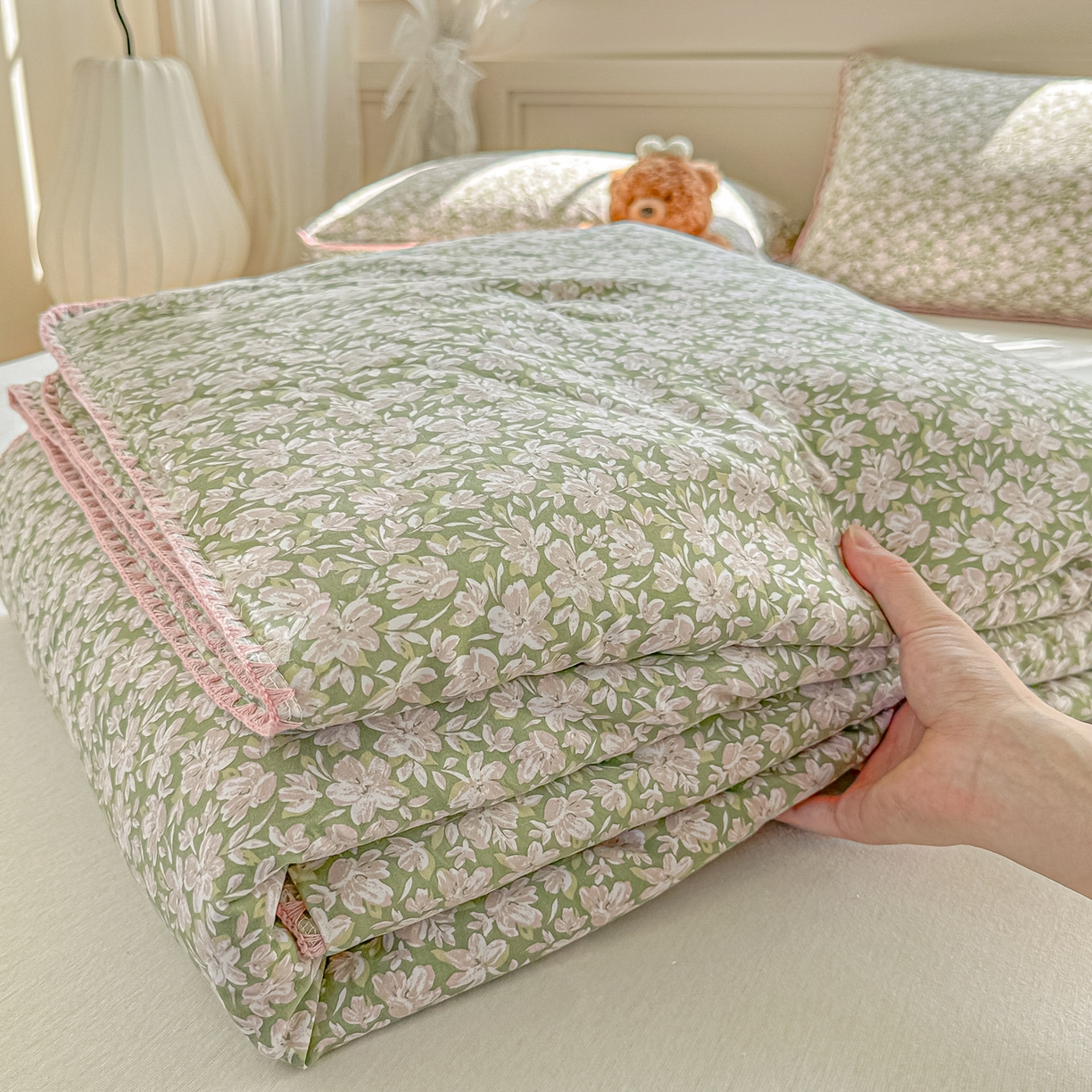 91家纺网 家纺一手货源 找家纺 归属 2026新款A类小碎花贝壳绣皱皱棉夏被夏凉被空调被 山野间