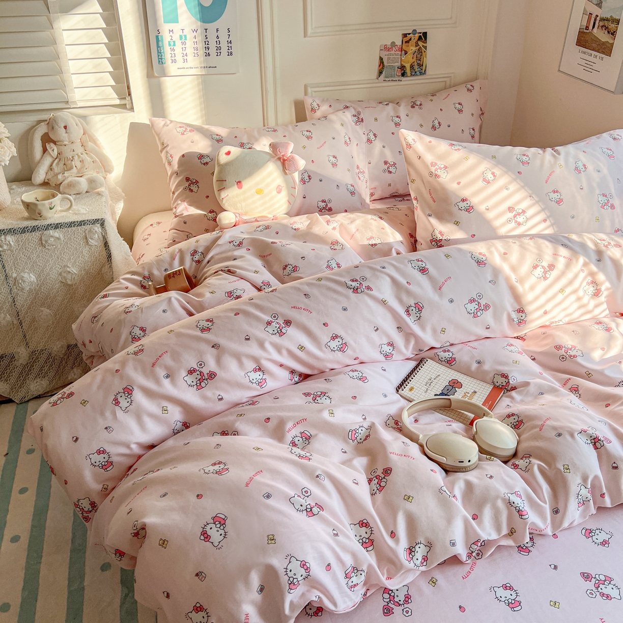91家纺网 家纺一手货源 找家纺 耀悦家纺 2026新款纯棉四件套正版授权三丽鸥卡通床单床笠被套枕套 Hello Kitty电话