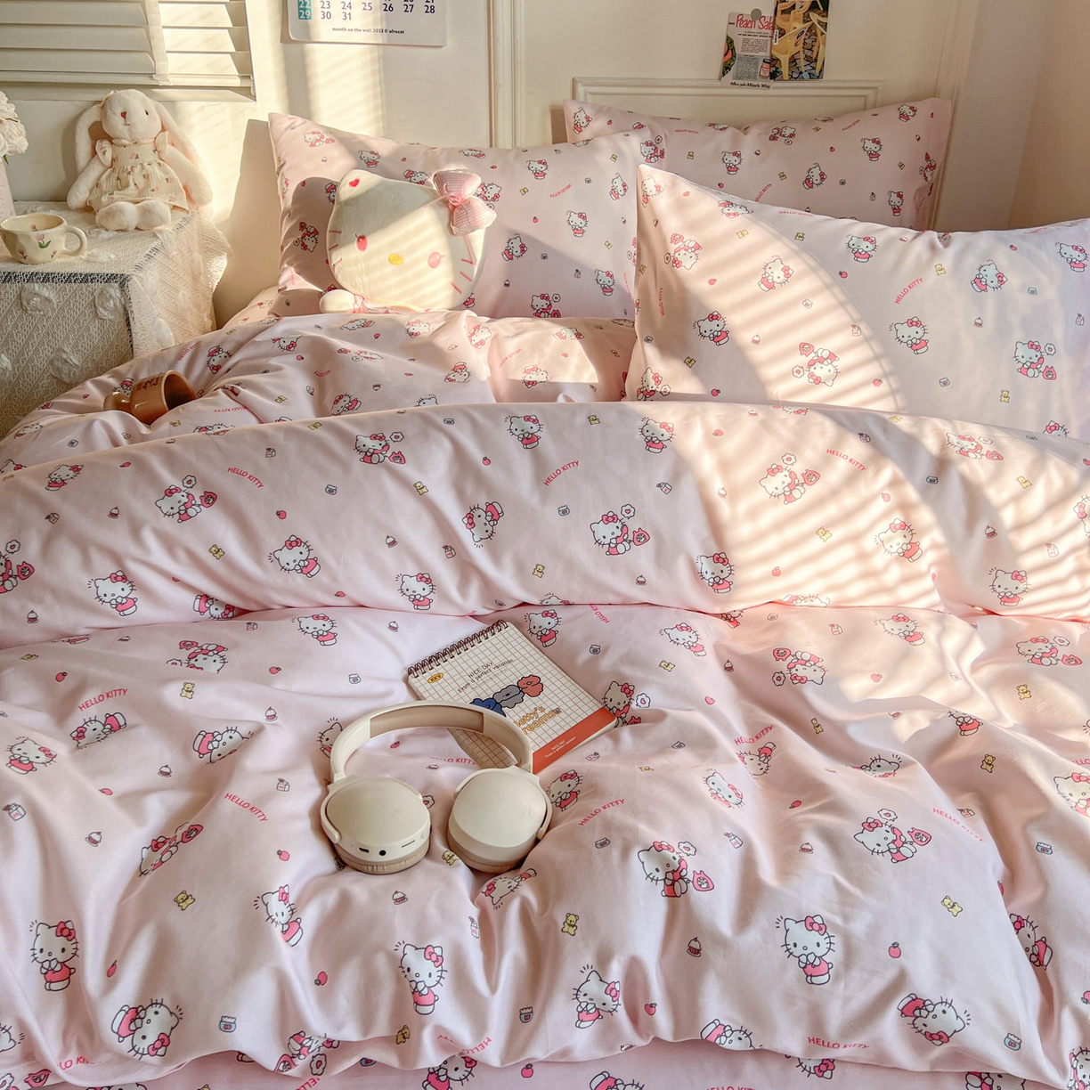 91家纺网 家纺一手货源 找家纺 耀悦家纺 2026新款纯棉四件套正版授权三丽鸥卡通床单床笠被套枕套 Hello Kitty电话